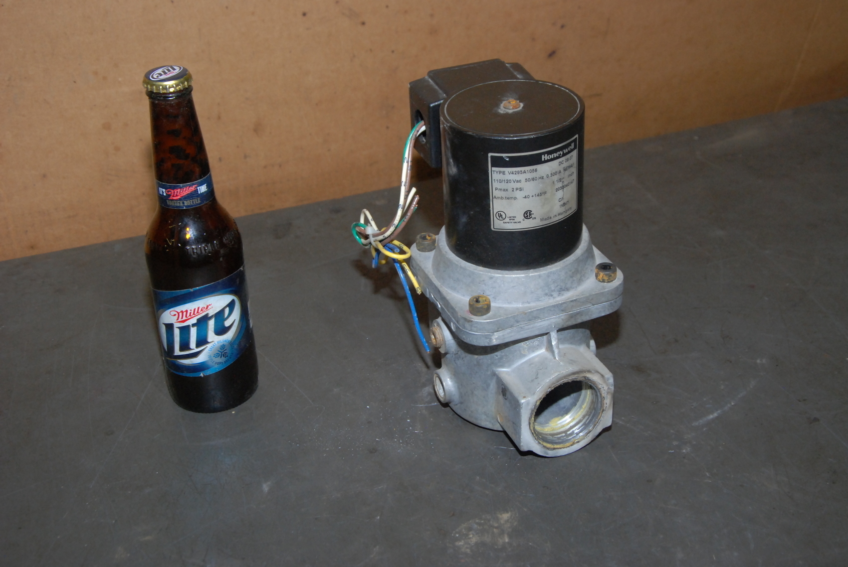 HONEYWELL V4295A1056 GAS VALVE