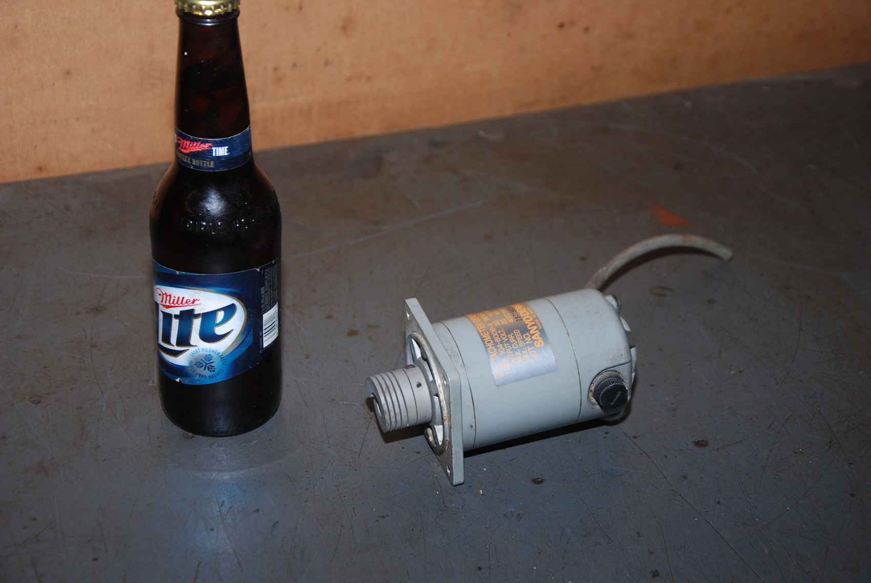 Sanyo Denki D.C Tachometer Generator 10480064 Spindle Motor