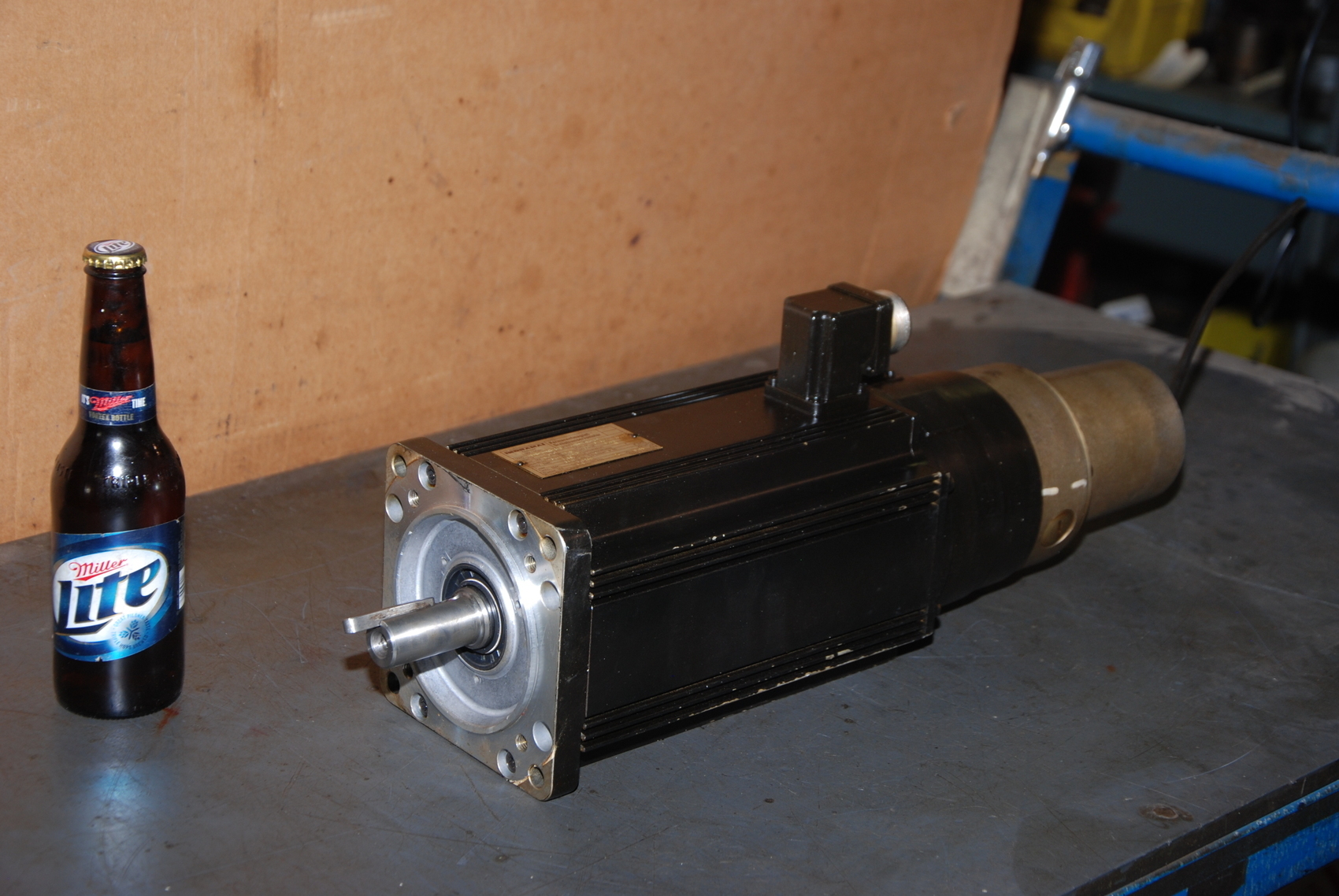 Indramat 090B-ND-3-C/110-B-1/S005 3Phase Servo Motor