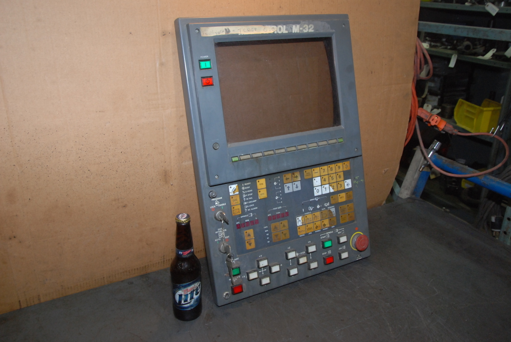 MAZAK MAZATROL M-32 CONTROL PANEL FOR VQC