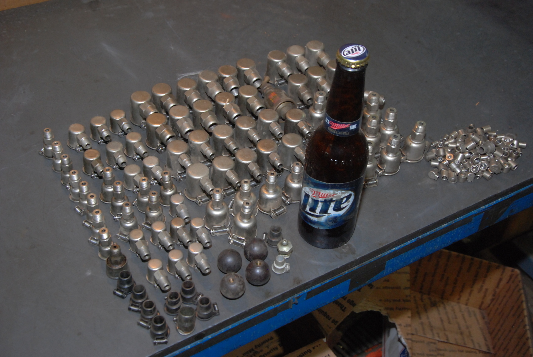 huge lot of 100 machine oiler oiling cups