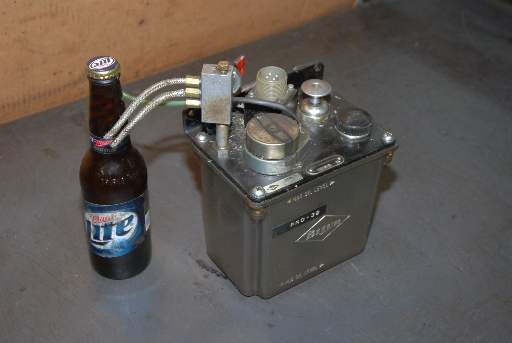 Bijur 17676 YK oil lubricator