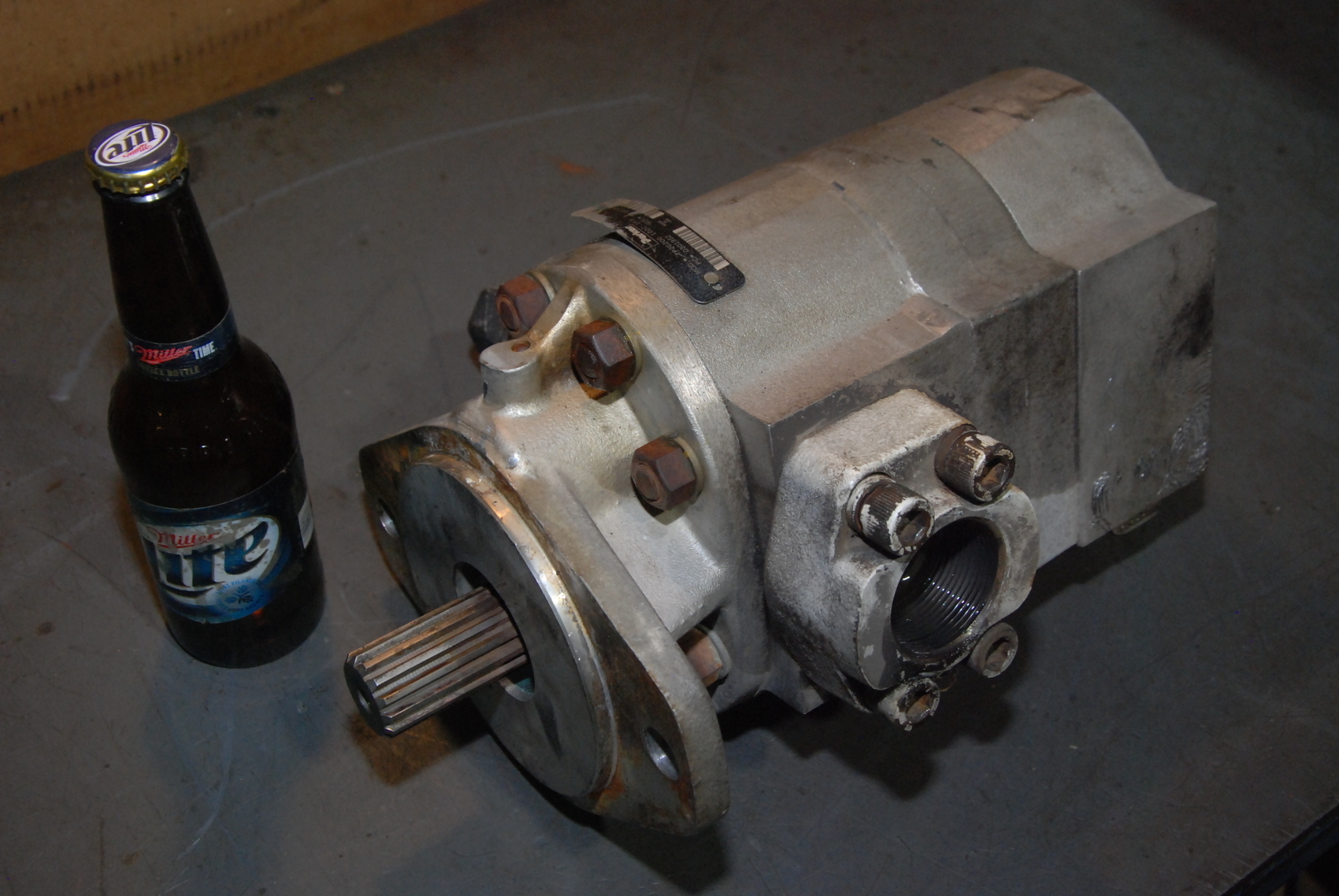 Parker Hydraulic Pump Model tp20200 100c 1f3 pc 0301952
