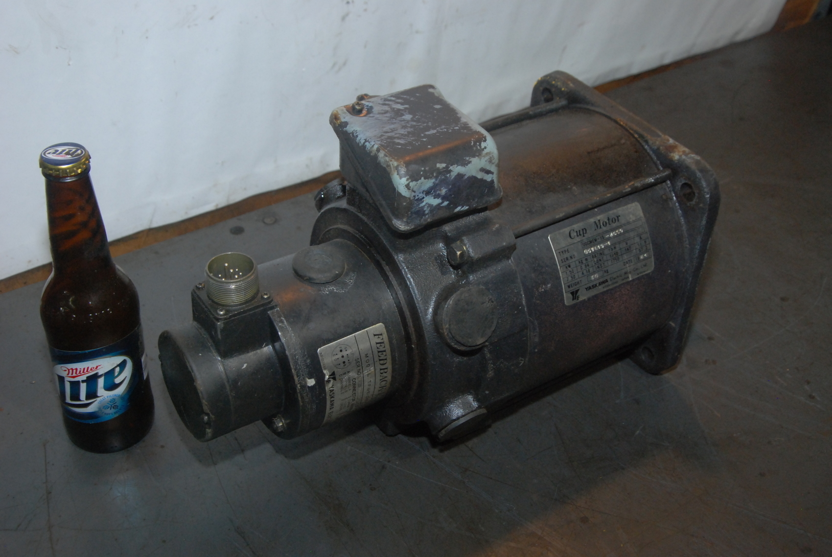 CUP MOTOR SERVO MOTOR UGCMEM-15-MC59 ENCODER TFUE-08ZC7