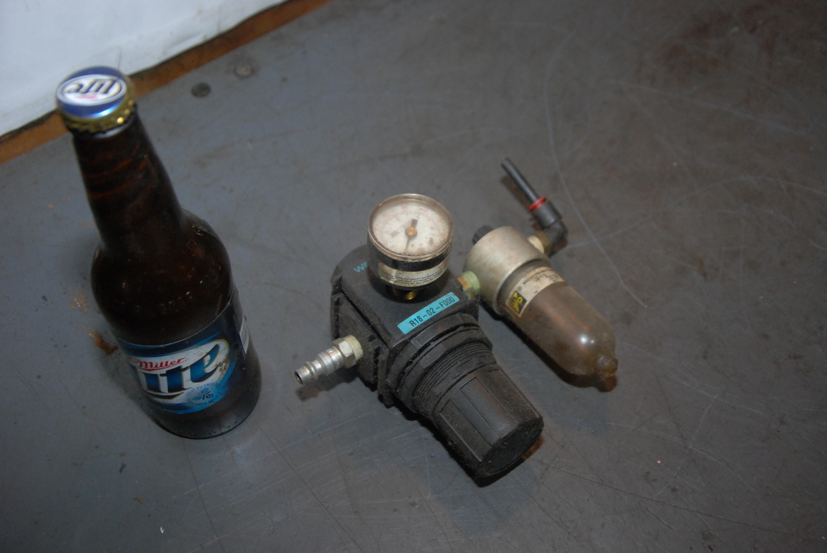 WILKERSON COMPRESSED AIR FILTER LUBRICATOR REGULATOR R1802F000