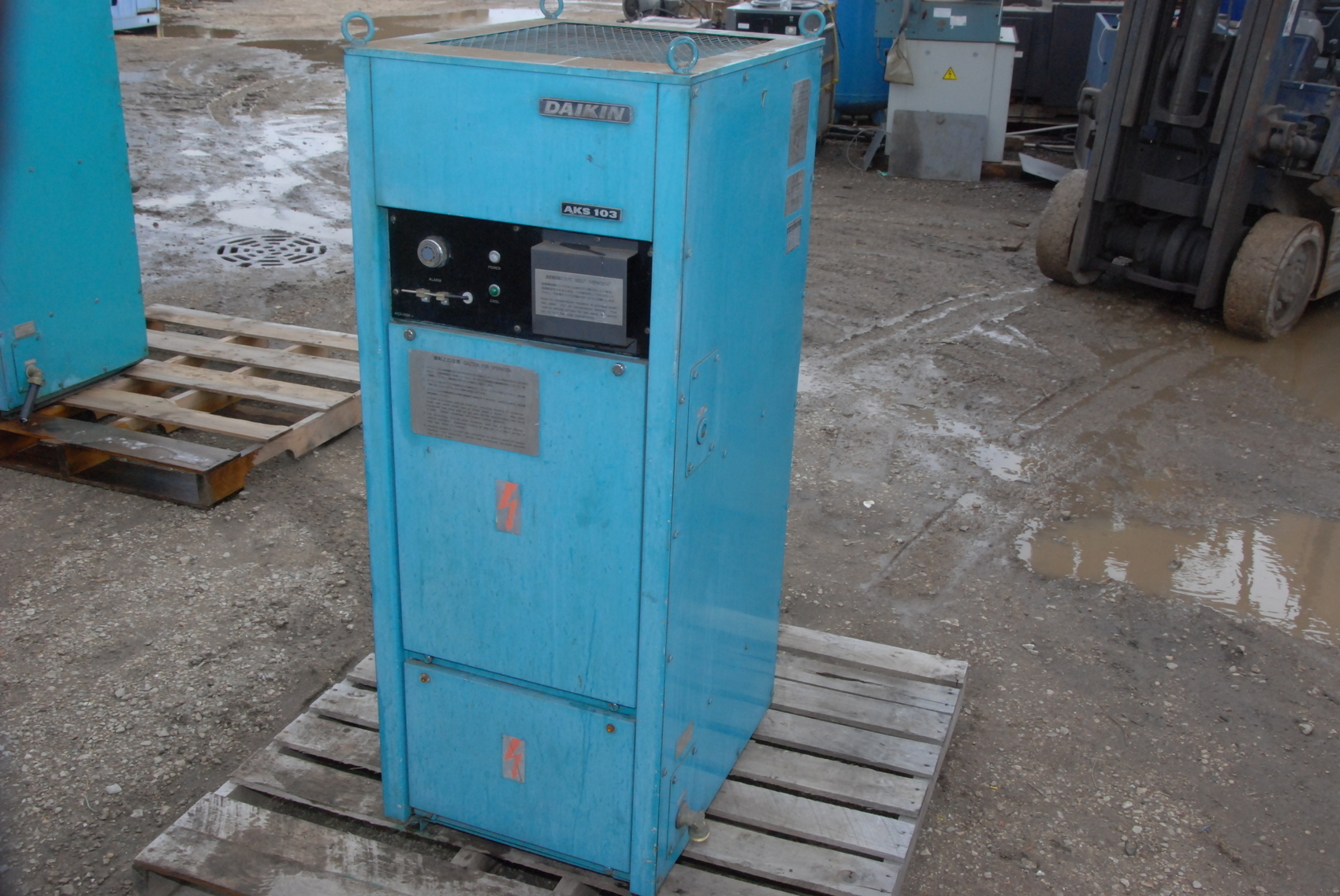 Daikin Oilcon AKS103KE Spindle oil cooler chiller for Mazak CNC