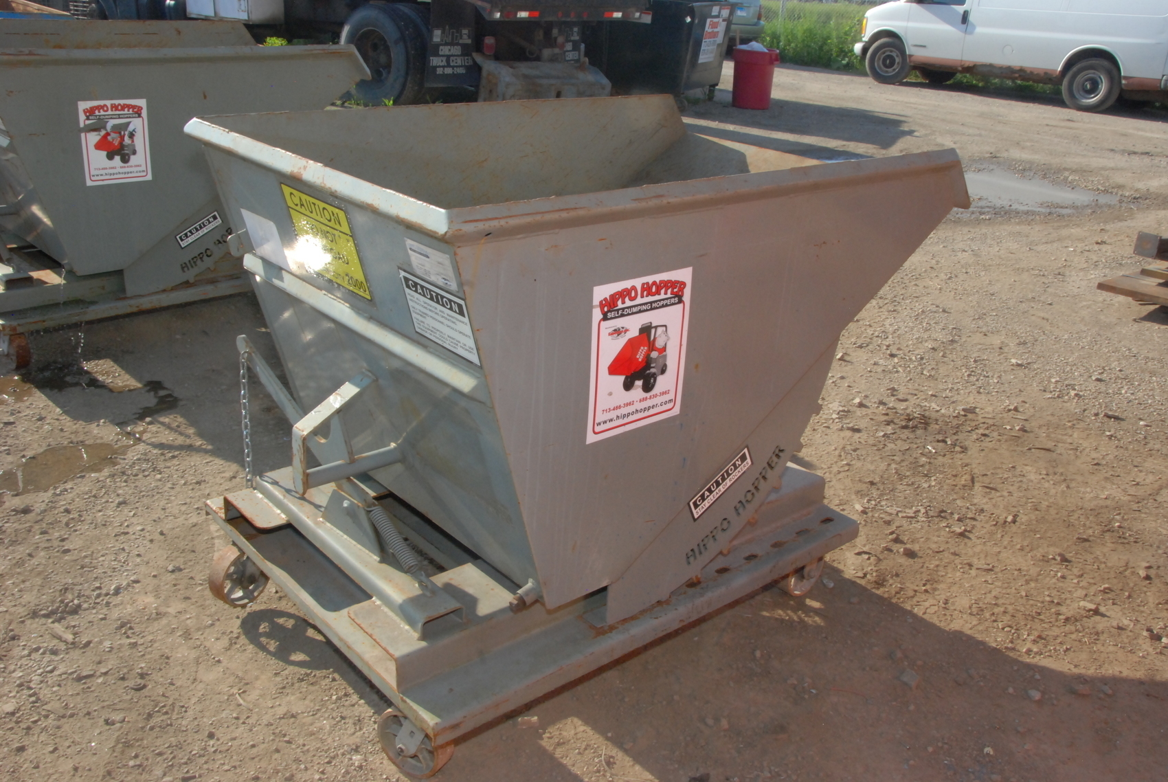 Light Duty Hopper,1 yd.,2000 lb.,Gray HIPPO Self Dumping HOPPER