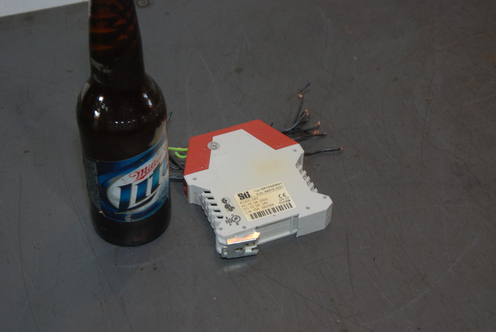 STI SR103AM01 DUAL CHANNEL SAFETY MONITORING RELAY 24V