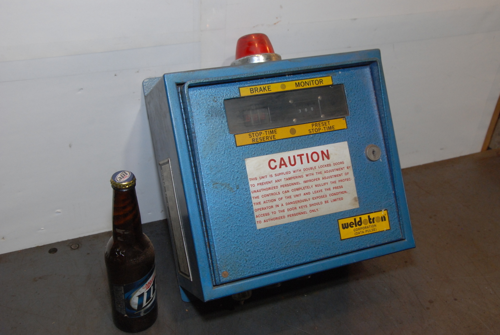 WELDOTRON Model 8401-B spot welder controller