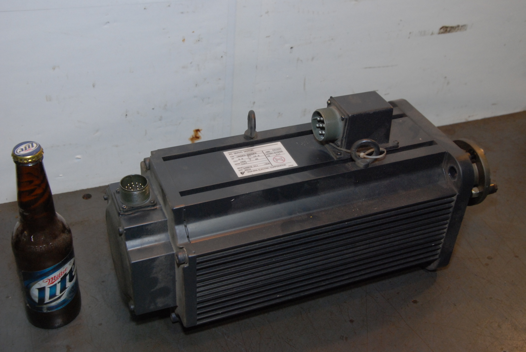 Yaskawa USAGED-30AS20E AC Servo Motor