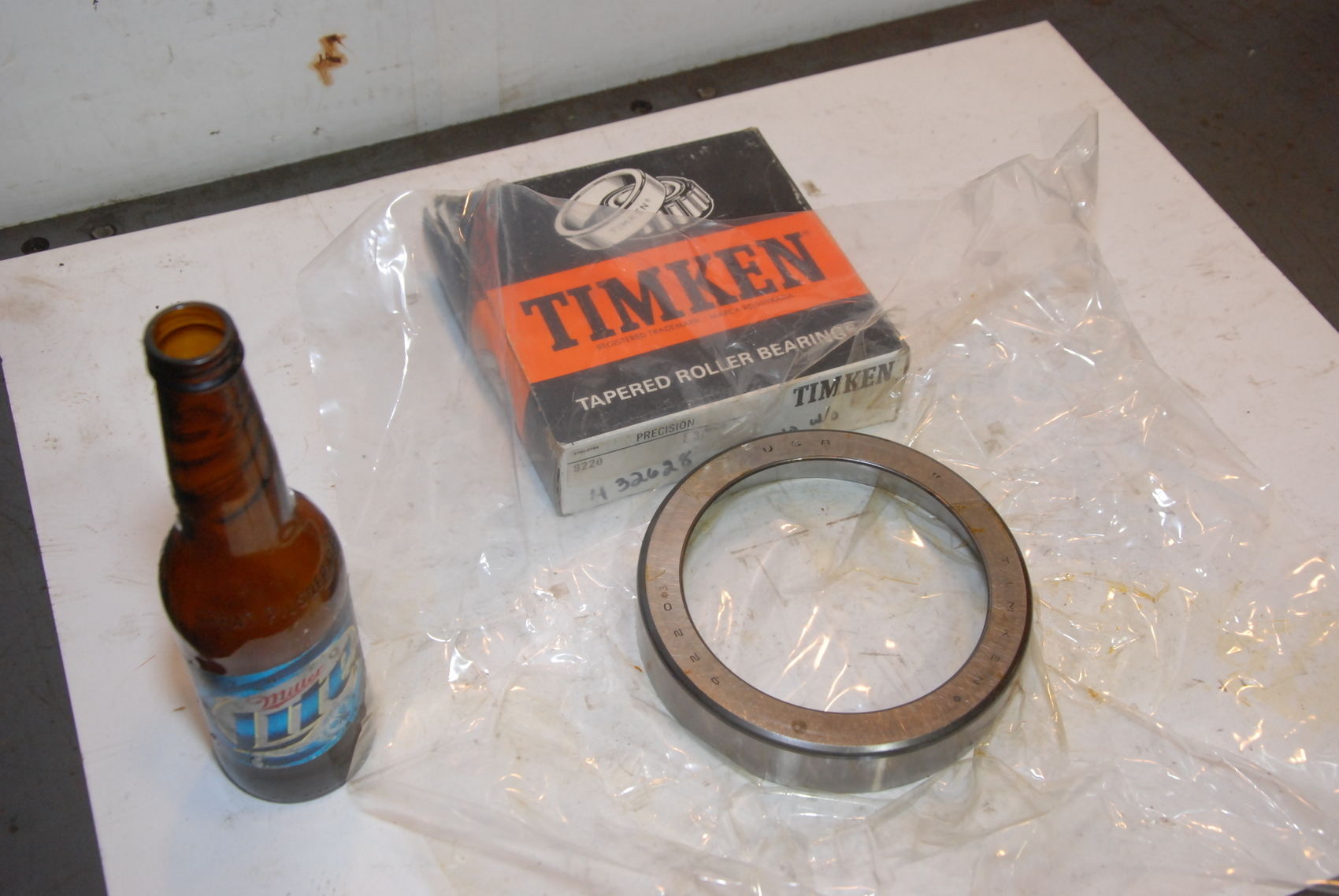 NEW TIMKEN 9220 TAPERED ROLLER BEARING cup