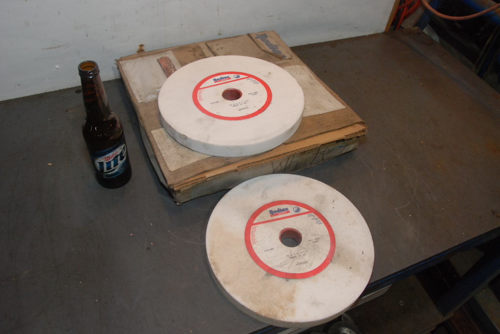 Lot of 2 RADIAC 10x1x1-1/4 WA60-J5-V8 A529583 GRINDING WHEELS