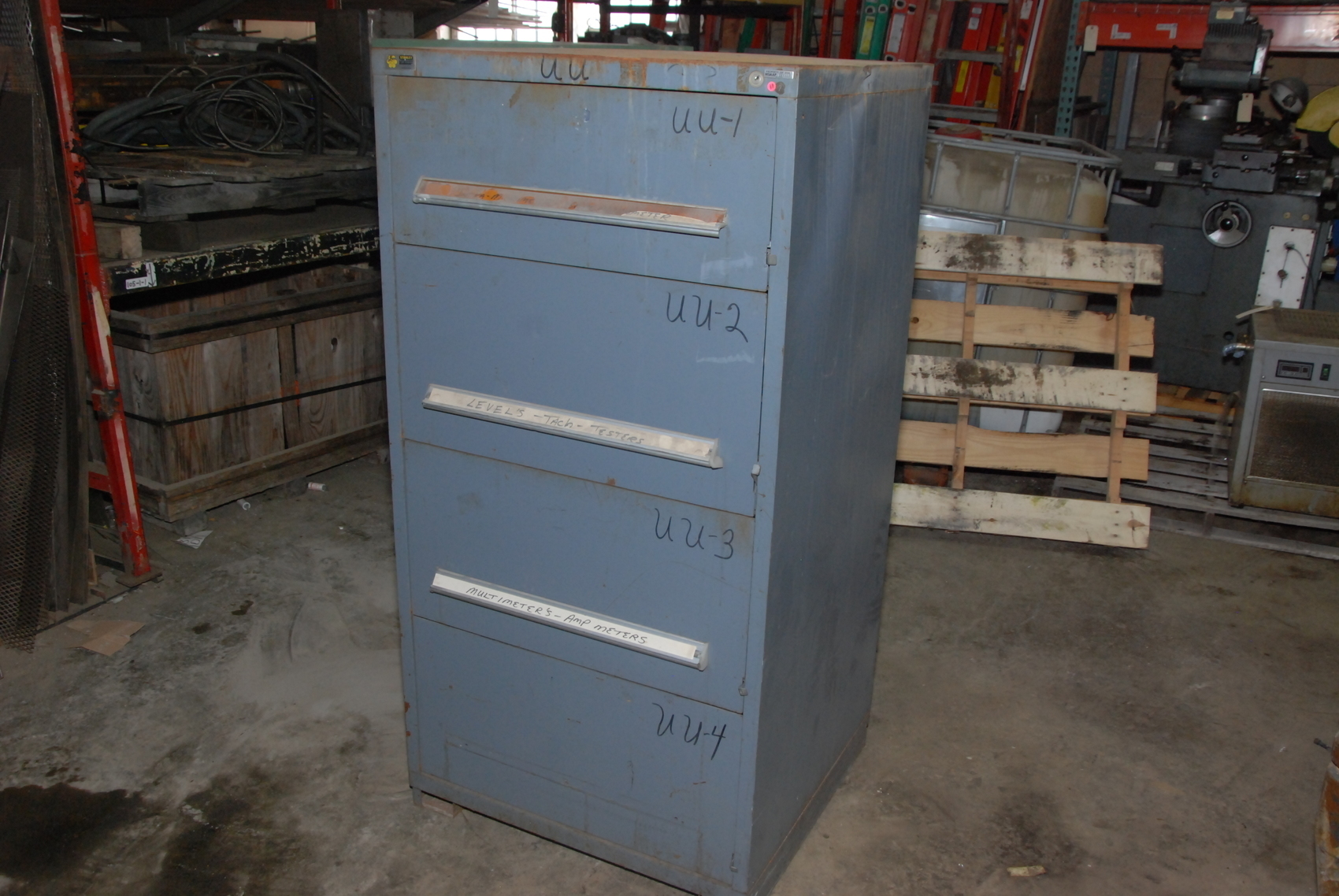 Stanley Vidmar 4-Drawer Tool Storage Shop Cabinet 30*28*59