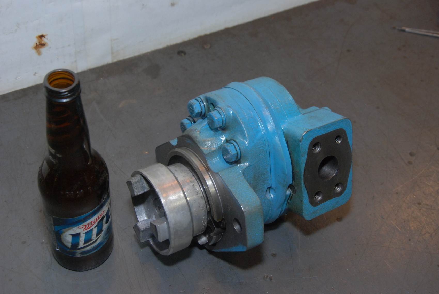 SPERRY VICKERS HYDRAULIC PUMP