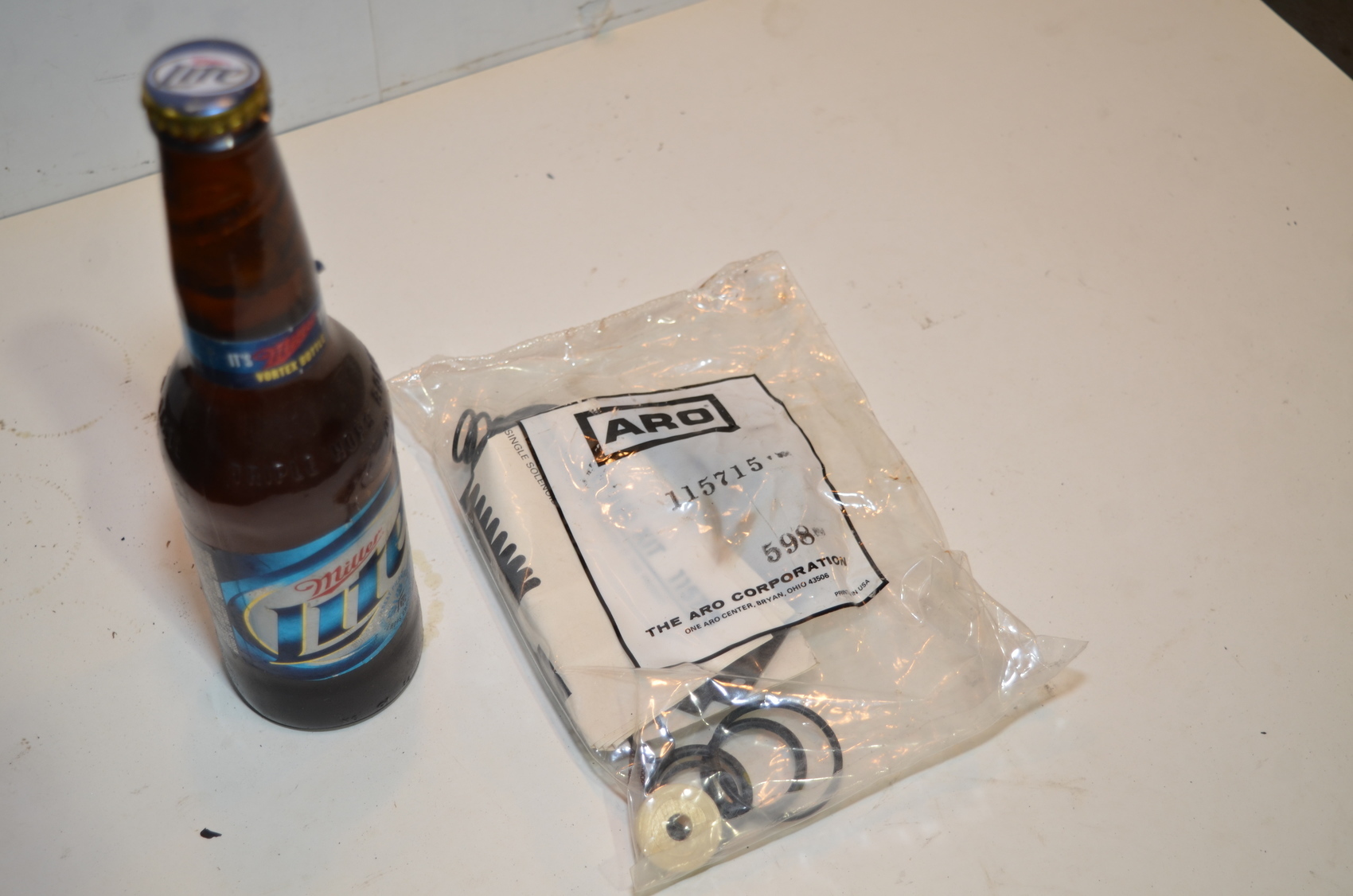 THE ARO CORPORATION GENUINE PARTS REPAIR KIT MODEL 115715 598