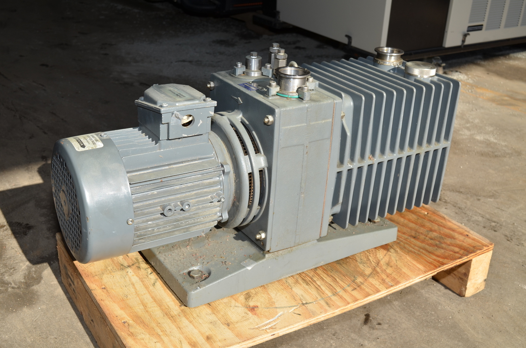 Alcatel 2033 C2 Pascal Dual Stage Rotary Vane Vacuum Pump 3 Phase