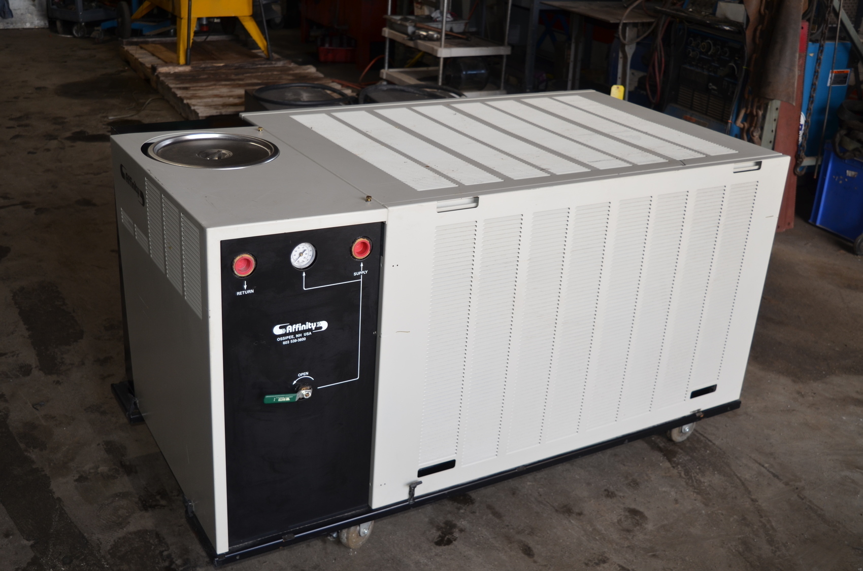 Lytron Air Cooled Chiller Affinity FAA-050K-ED17CAD4