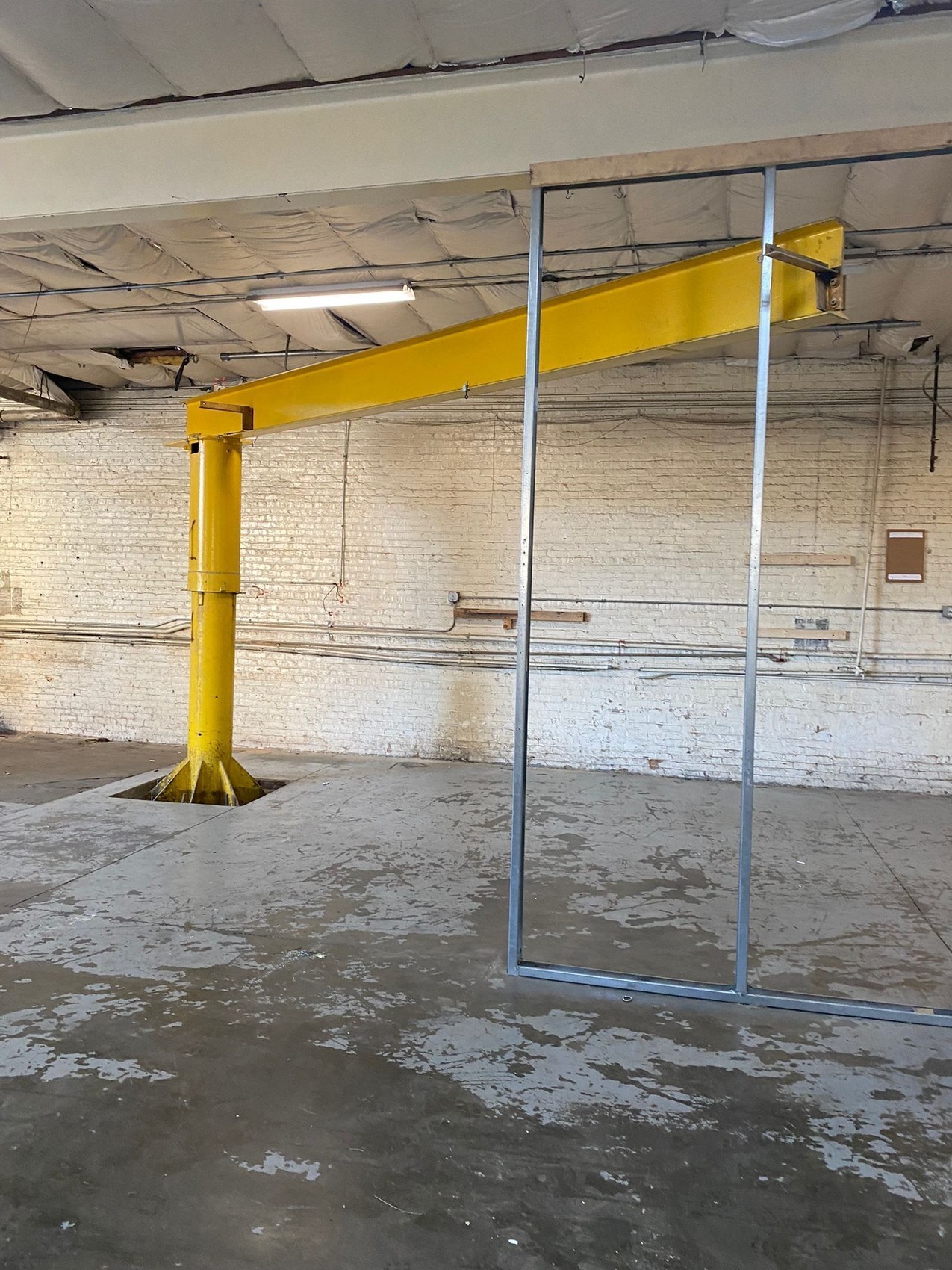Freestanding Base Mounted Jib Crane 1.5 ton,20'-0"Span x 10'-0"HUB