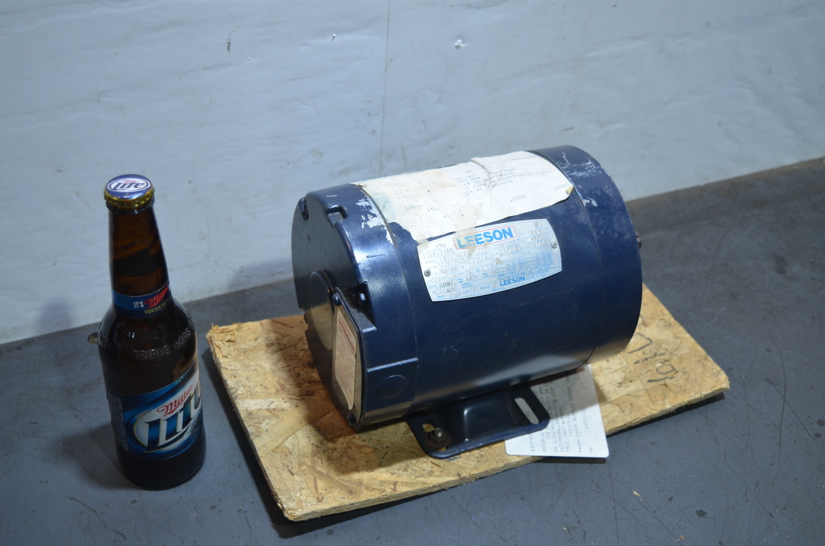 Leeson Electric Motor Model C6T17NK9C,1/2 HP 1725/1425 RPM 3 Phase