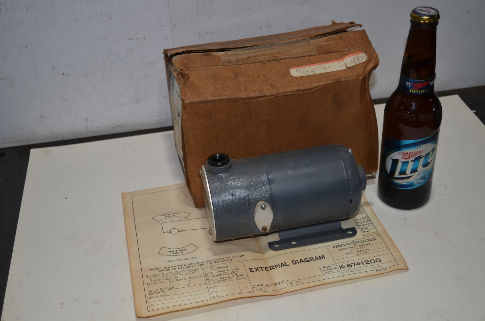 NEW!MILITARY SURPLUS GE Tachometer Generator 5PY59JY23