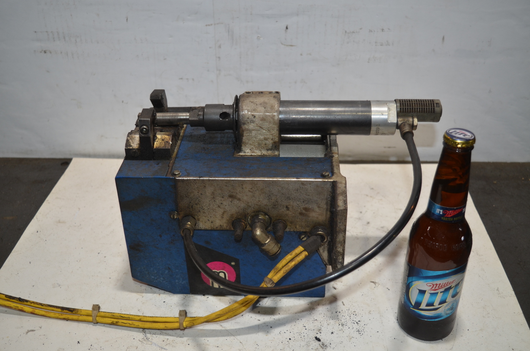 Bosch 0 607 951 328 Pneumatic Screwdriver Motor on Assembly Fixture