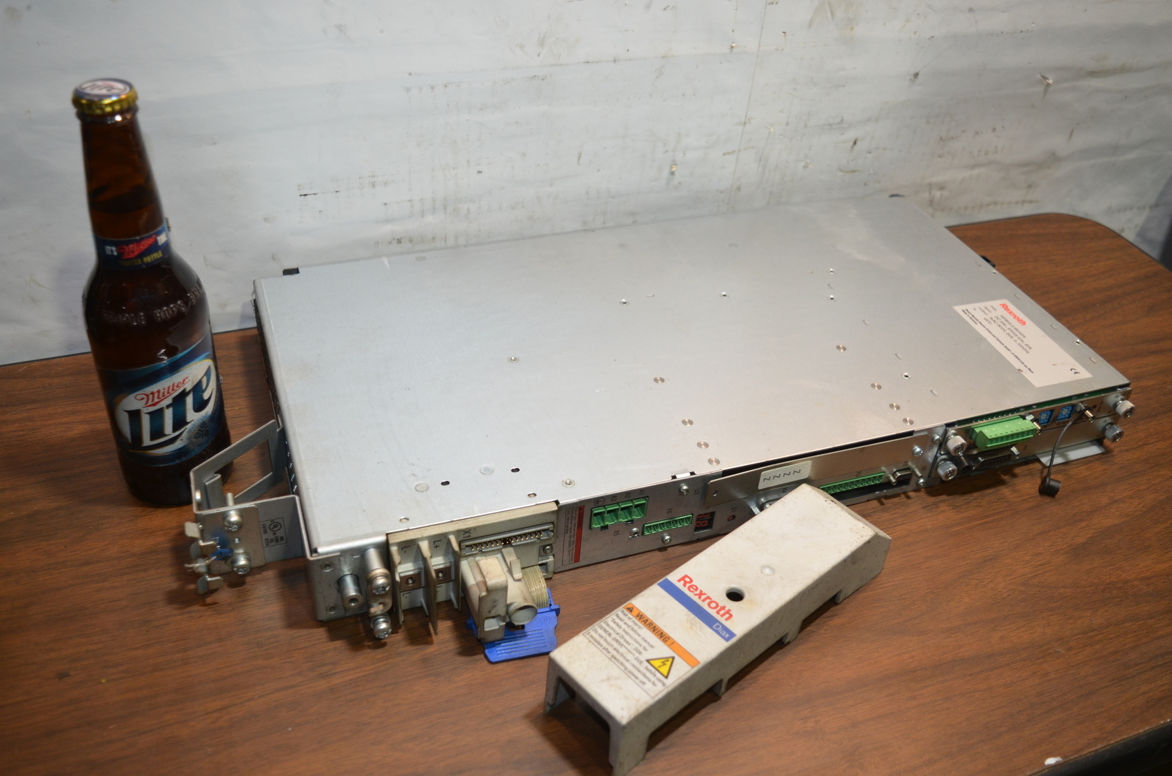 Rexroth HDS02.2-W040N Servo Drive Control,PLASTIC DOESN'T LOCK!