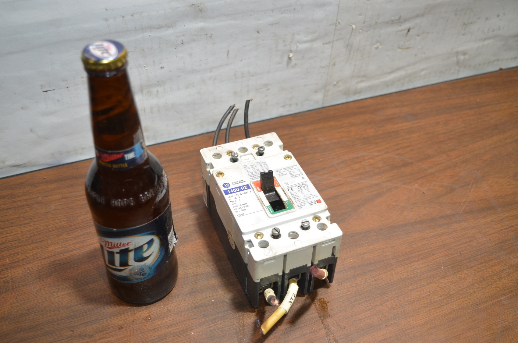 Allen-Bradley 140U-H2C3-C30A Molded Case Circuit Breaker