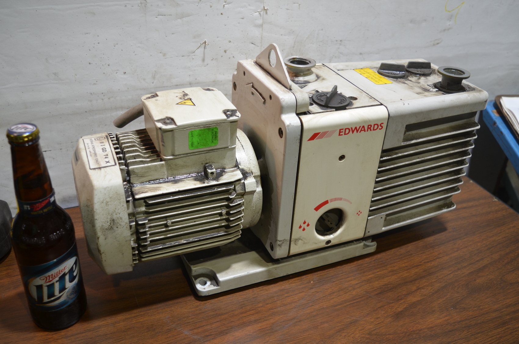 Edwards RV12 Rotary Vane Vacuum Pump A655-01-905