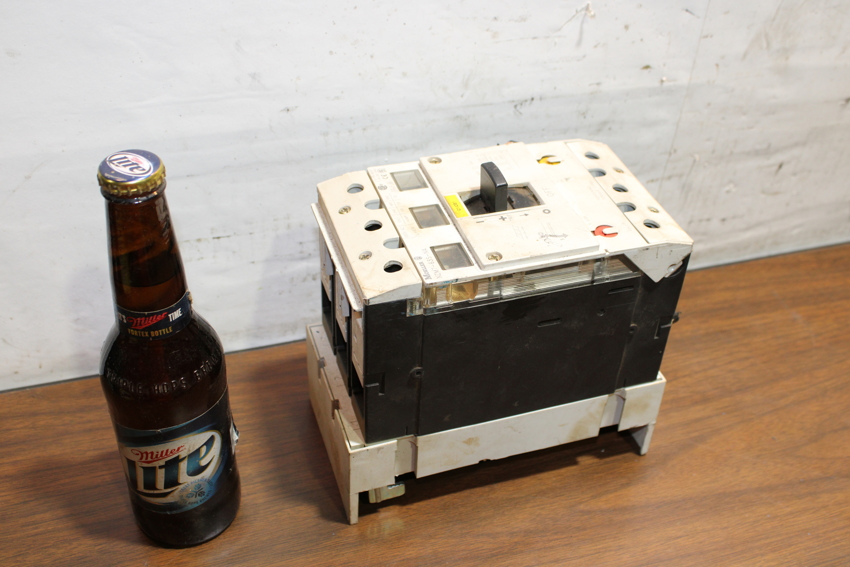 MOELLER NZM7-63S-NA 63A CIRCUIT BREAKER 600VAC