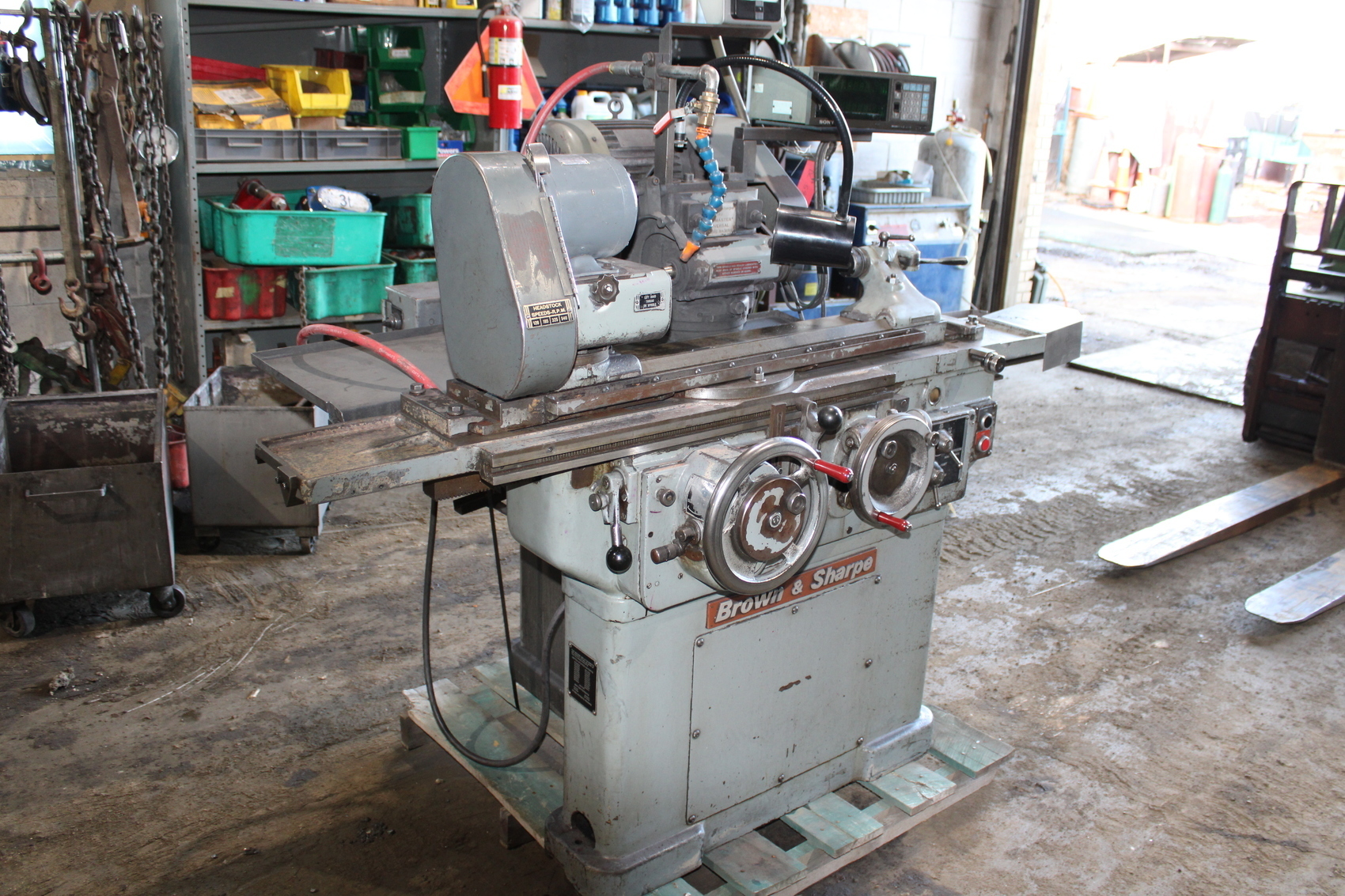 Brown and Sharpe 814U Cylindrical Grinder