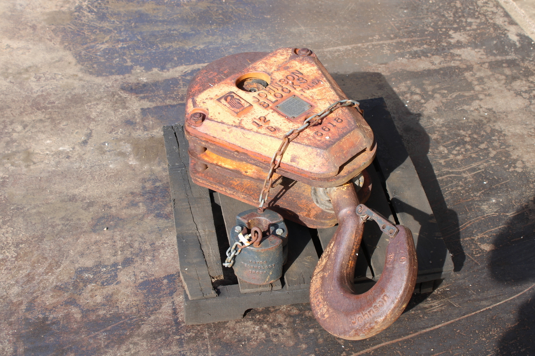 Johnson Blocks Crane Hook 18 Ton w/switch RAYCO WYLIE 33B2007