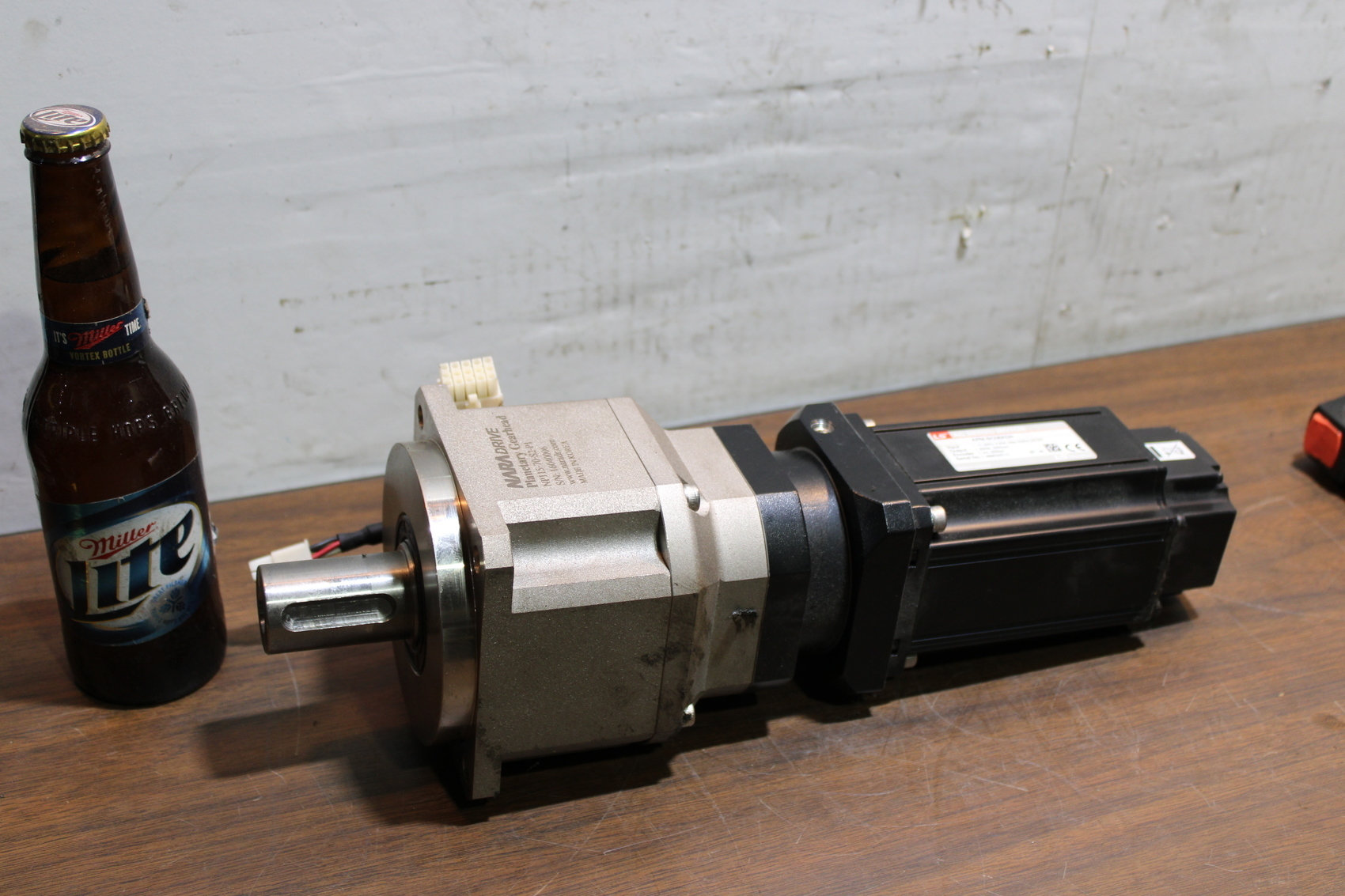 LS Mecapion AC Servo Motor APM-SC08ADN w/NP115-70-S2-P1 Gearbox