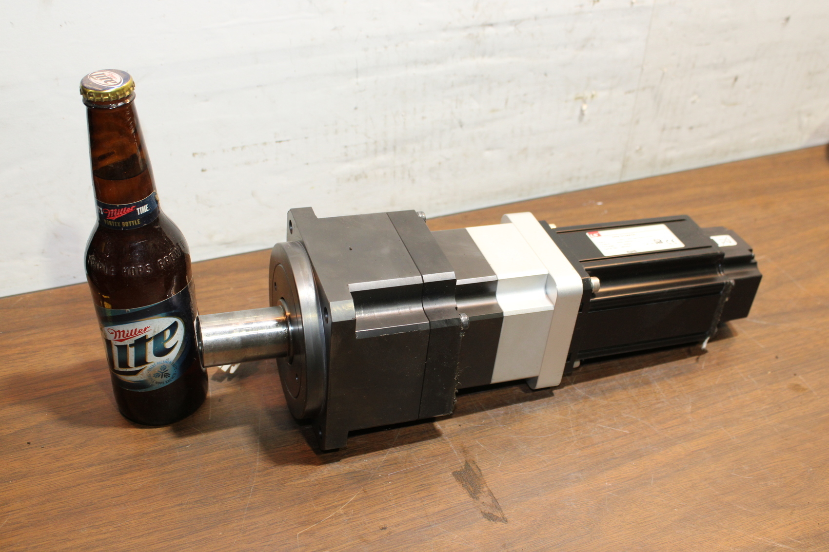 LS Mecapion AC Servo Motor APM-SC08ADN w/SPG Gearbox SPIH115DP-070S