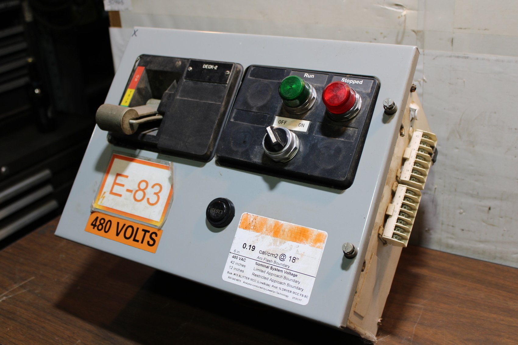 EATON Cutler Hammer 12"Feeder Bucket 7A Breaker HMCP