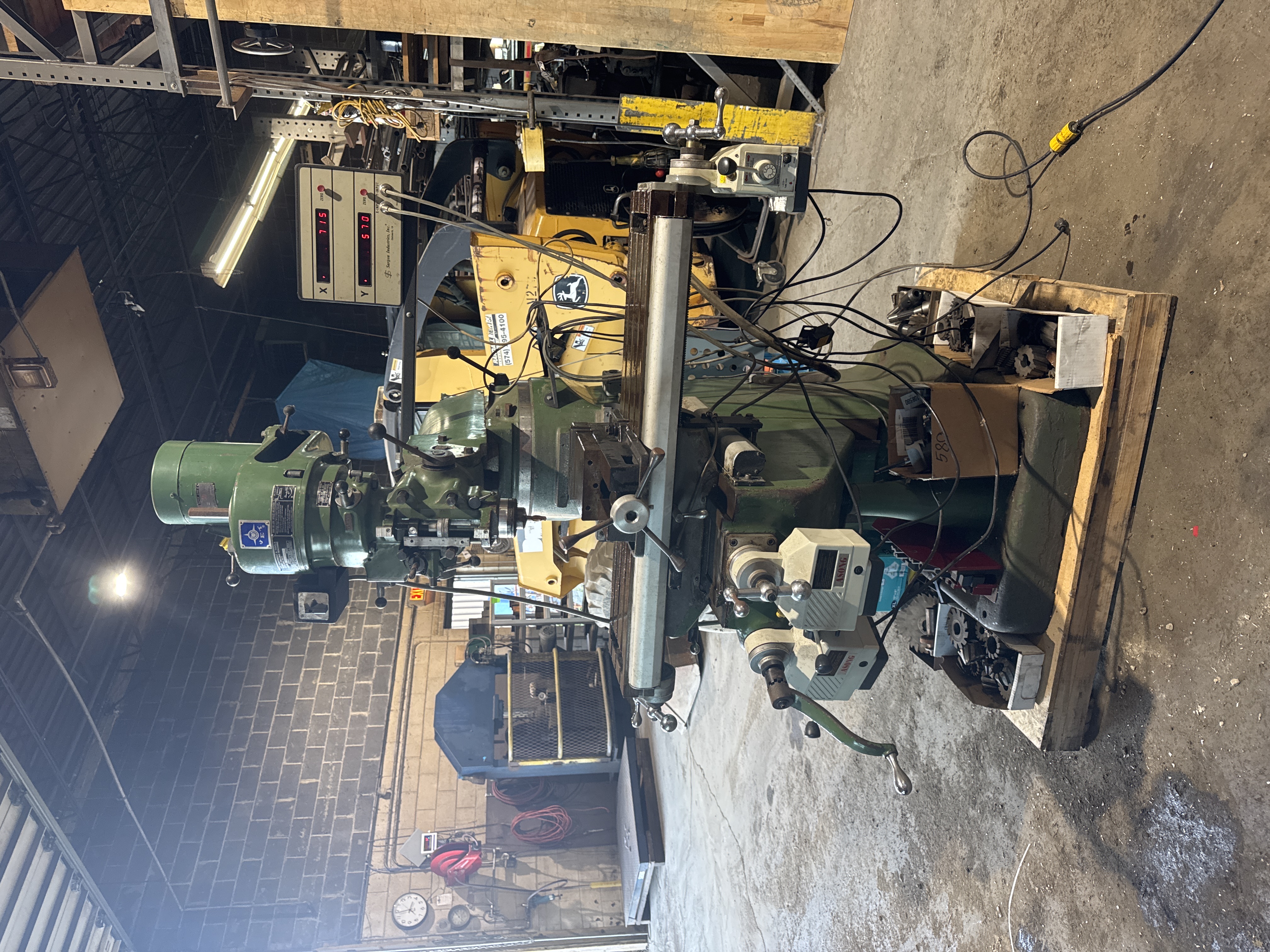 JET JVM-942L Turret Milling Machine w/Axis DRO Power Feed+TOOLING