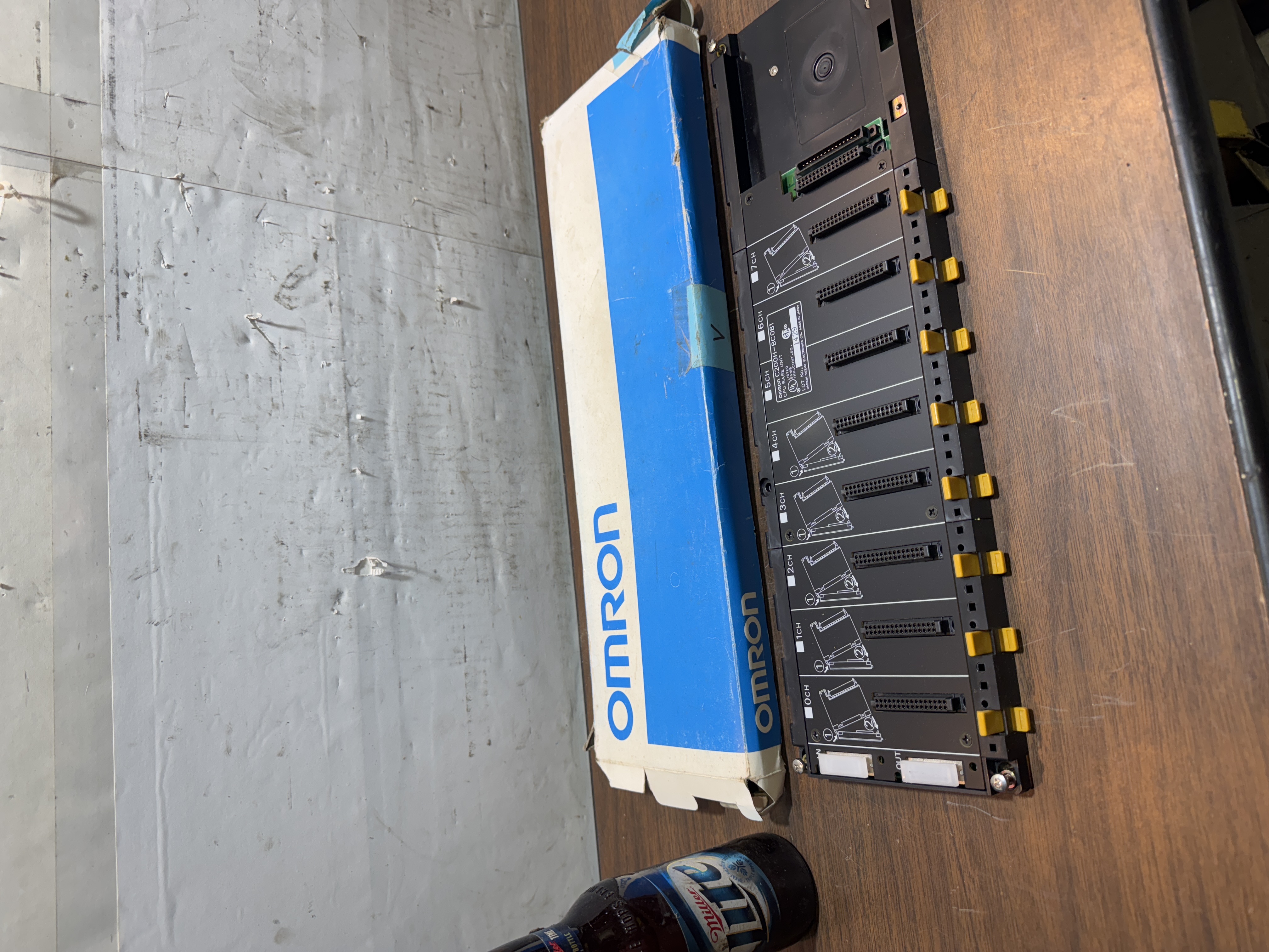 Omron C200H-BC081 PLC Backplane 8-Slot Base Unit Rack w/Box