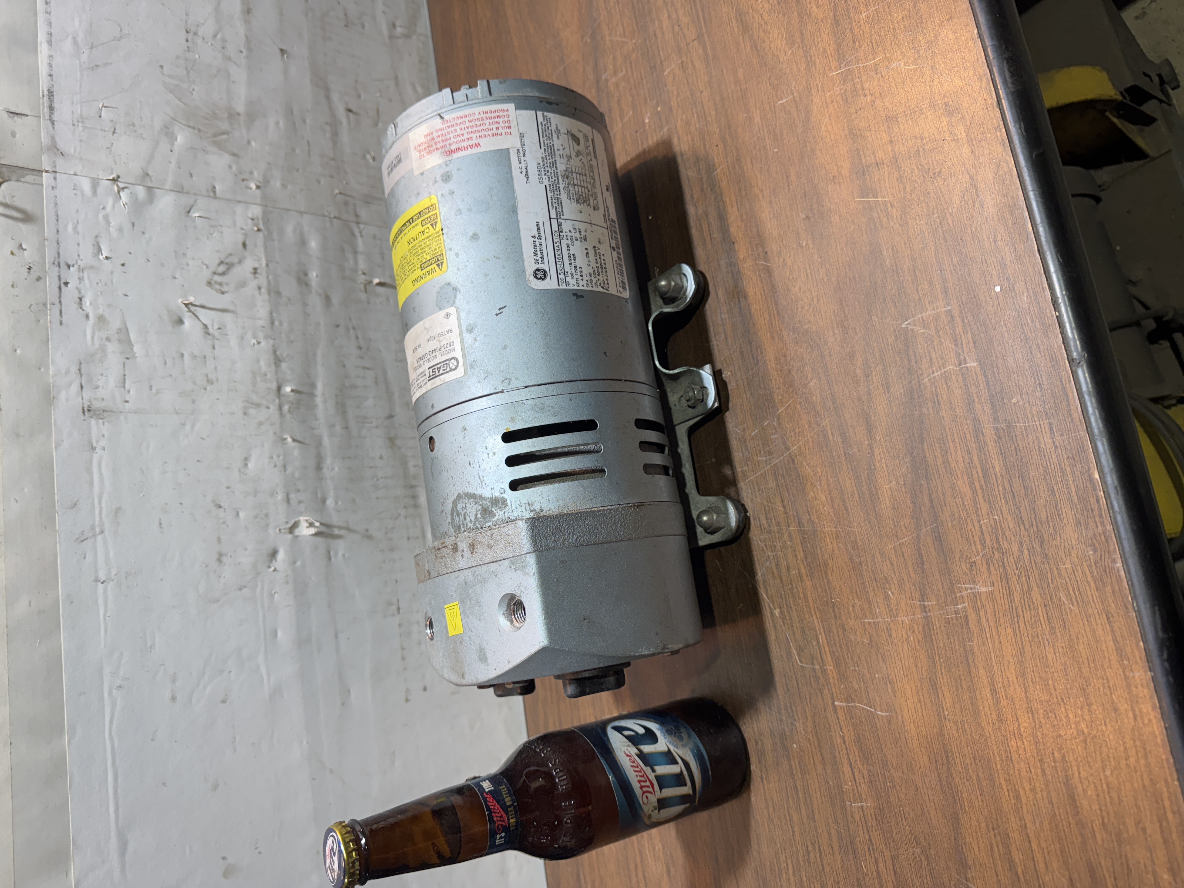 Gast Rotary Vane Vacuum Pump GE 1/4 HP Motor 115/230V 5KH36KNA510X