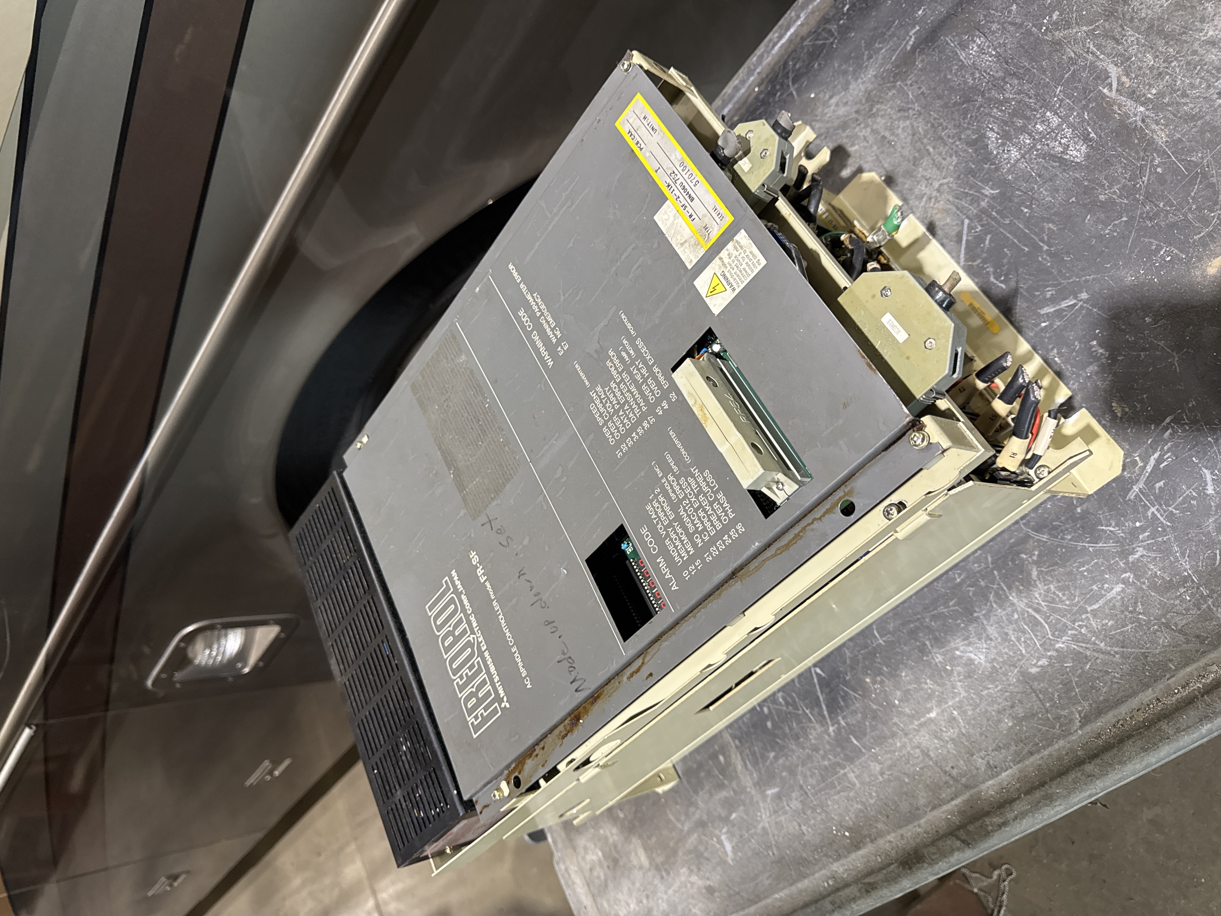 Mitsubishi FREQROL FR-SF-2-11K-T AC Spindle Controller Drive