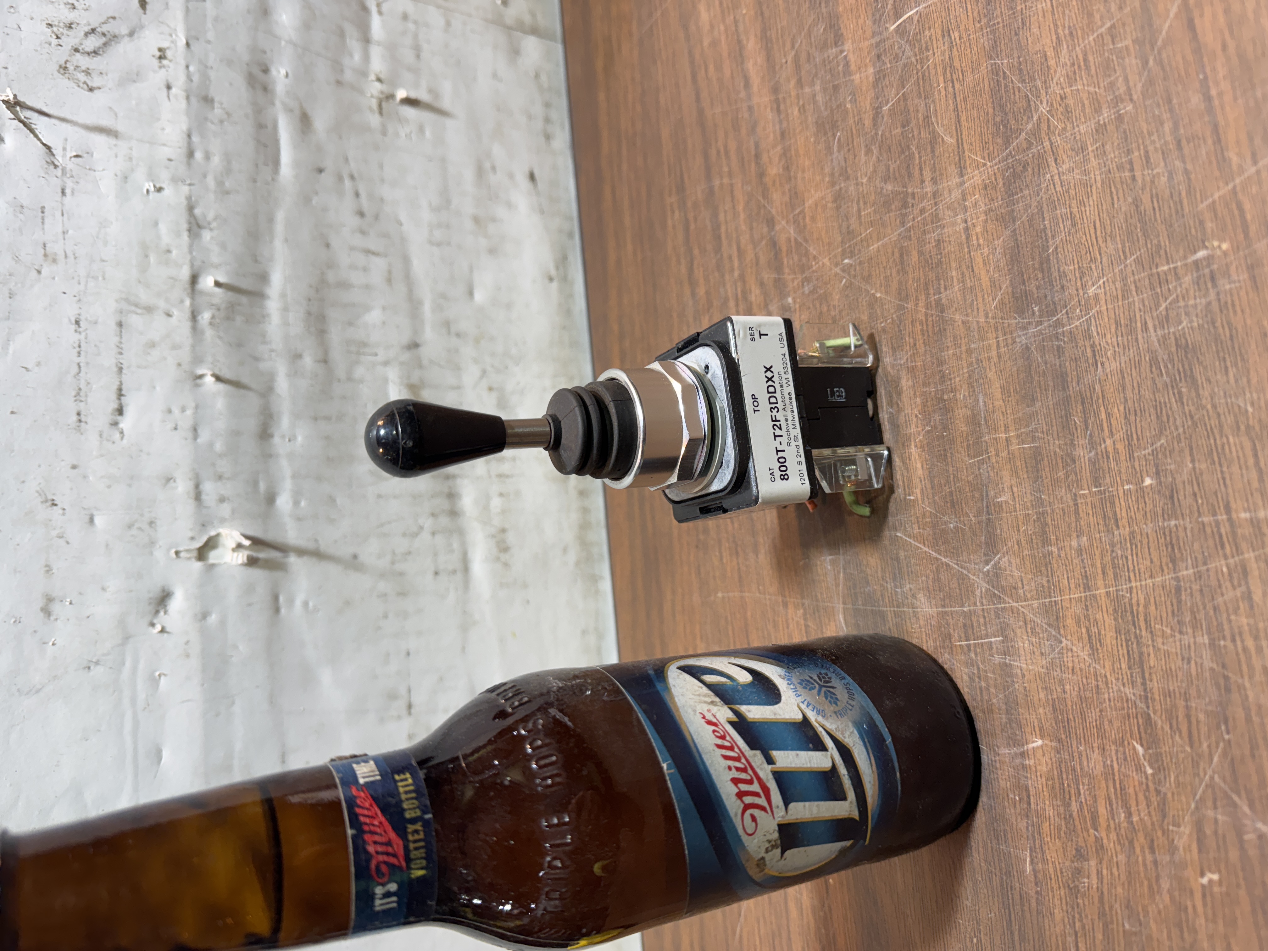 Allen-Bradley 800T-T2F3DDXX Joystick Selector Switch NEMA 4/13