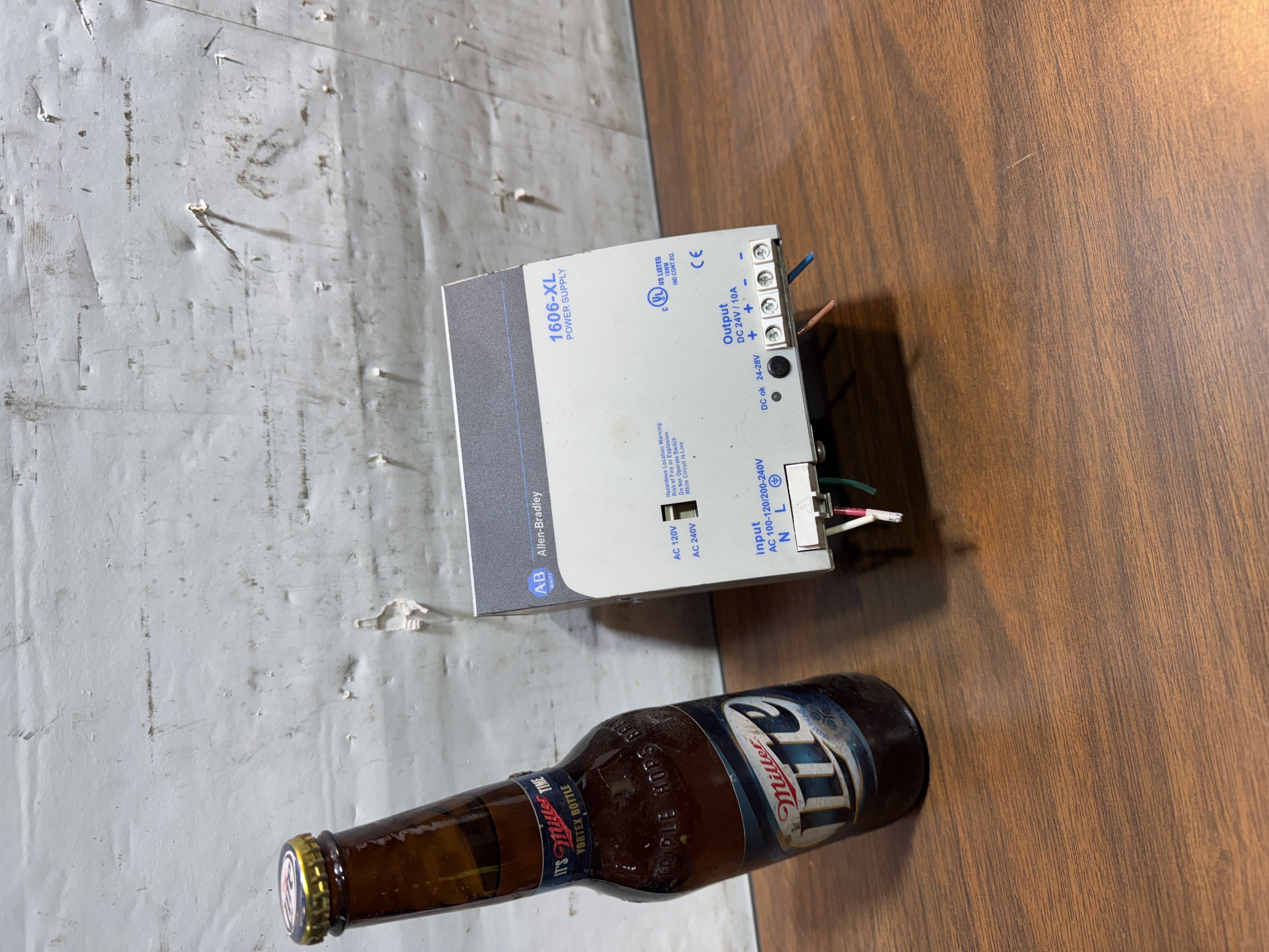 Allen-Bradley 1606-XL240E Power Supply 24V DC 10A DIN Rail