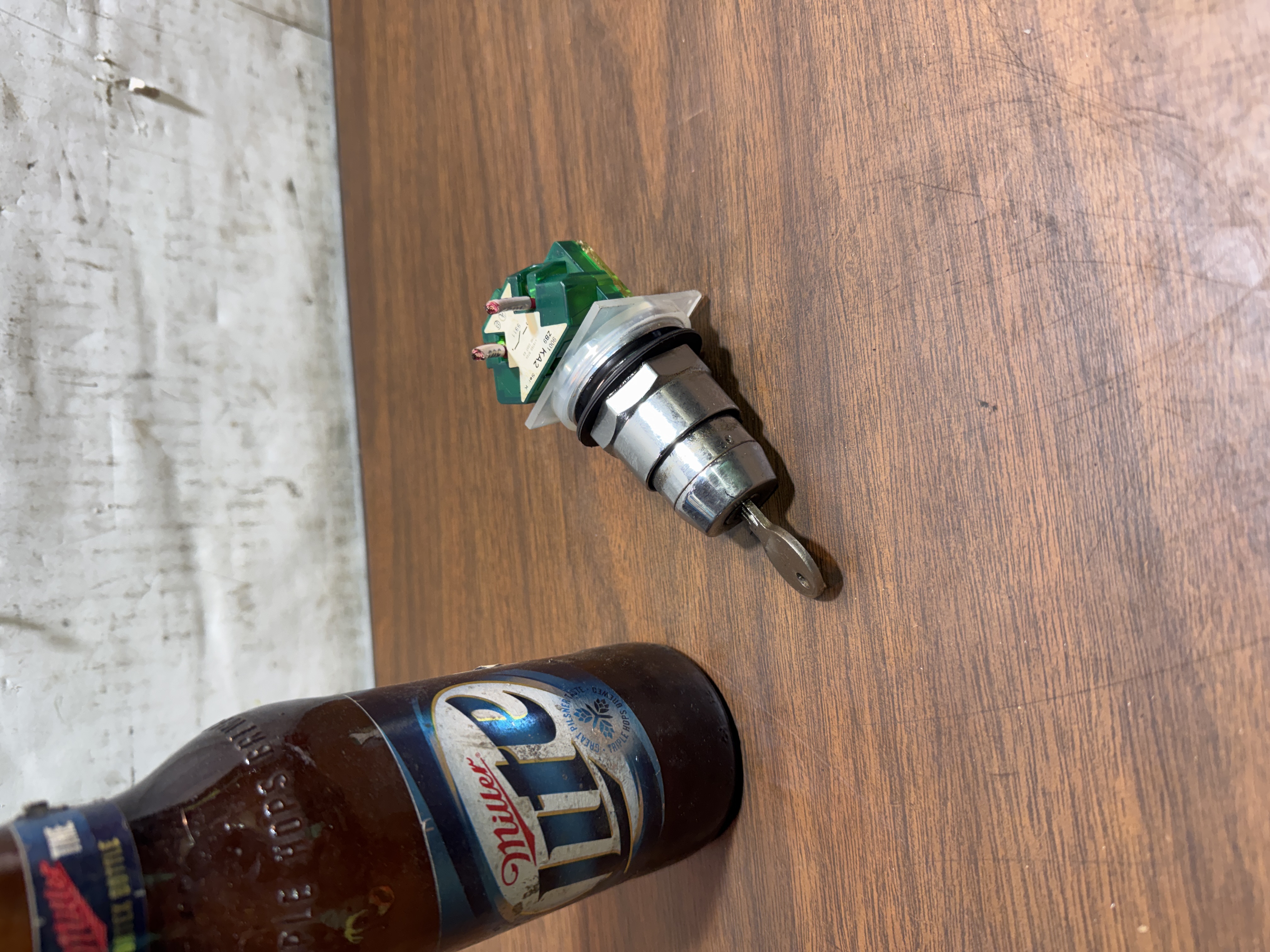 Square D 9001KA2 Keyed Selector Switch w/ZB9 Contact Block