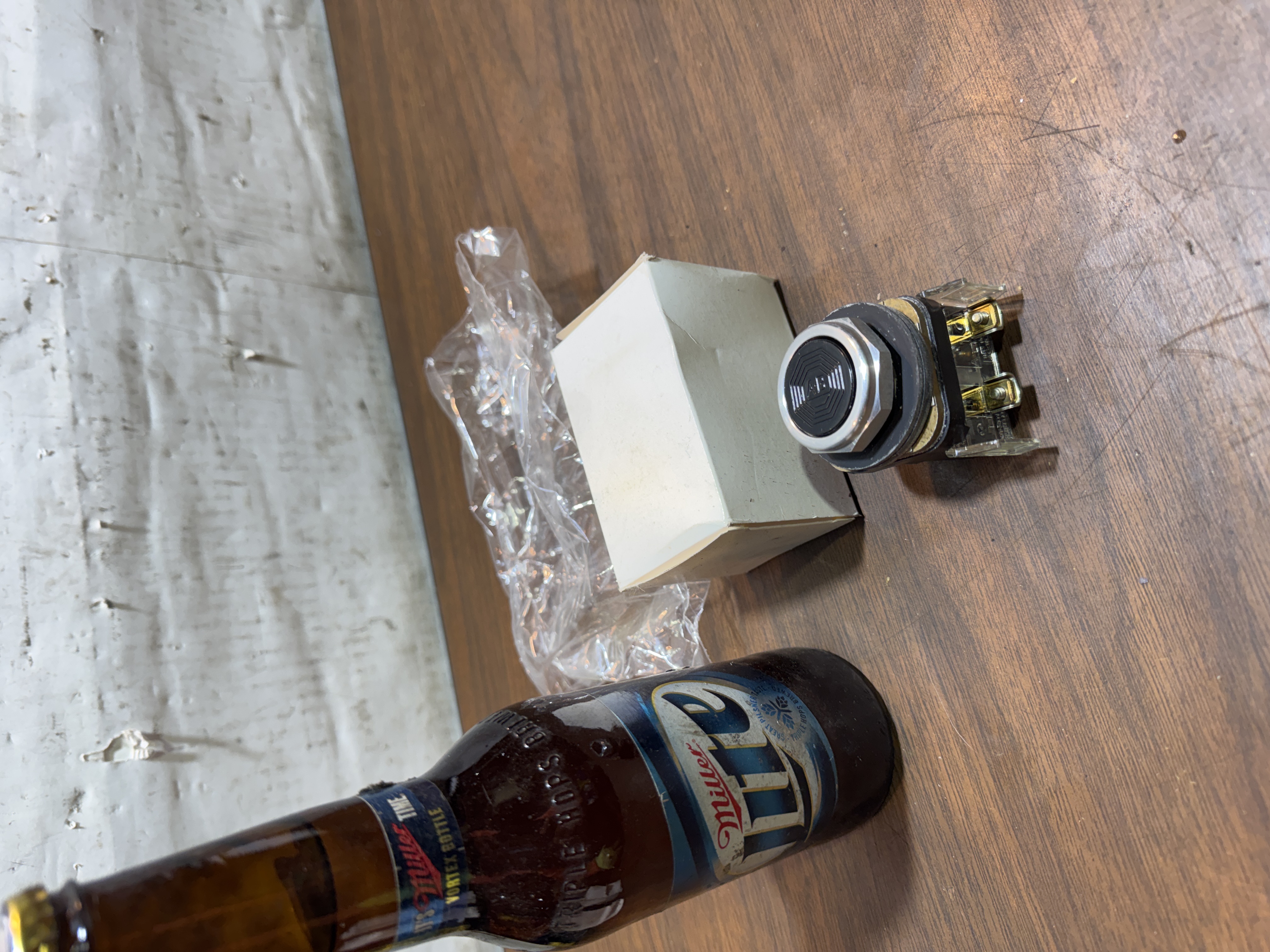 NEW!Allen-Bradley 800T-A2D1 Push Button Black Flush 1-NO Type 4/13