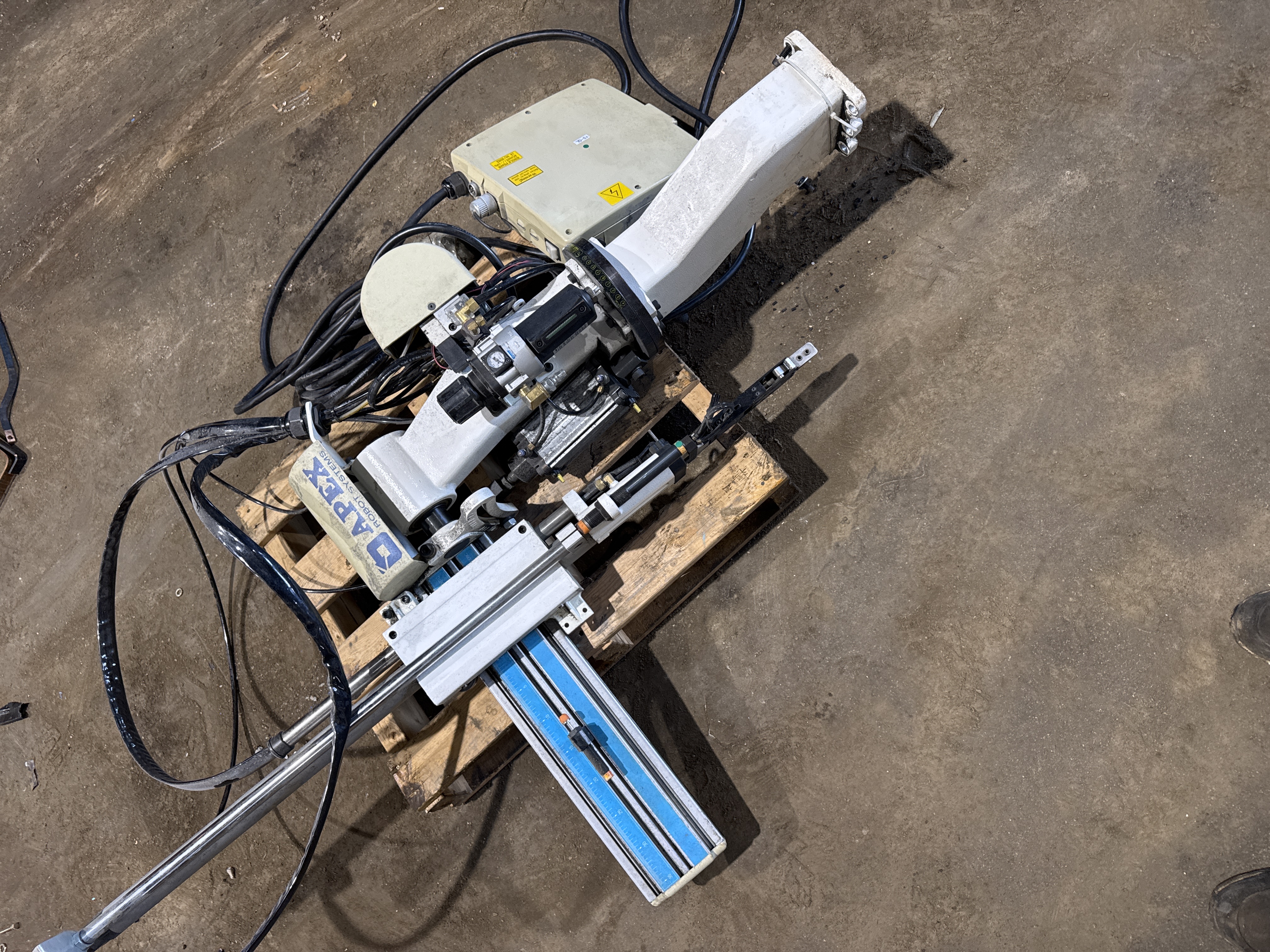 APEX Robot Systems IS750 Industrial Robot Arm w/Controller 220V 2014
