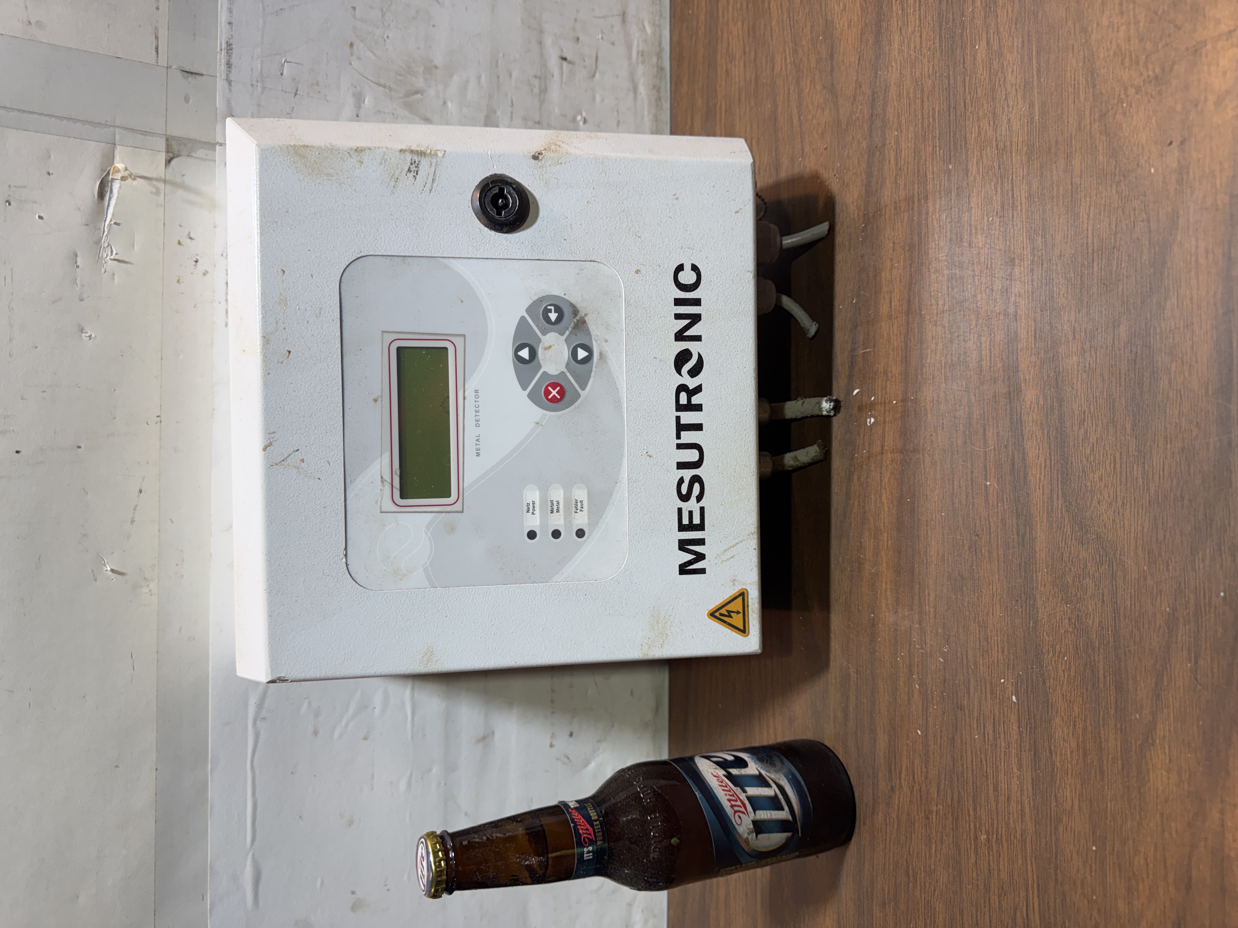 Mesutronic Metal Detector Controller 100-240V IP54 MN 5.0 D