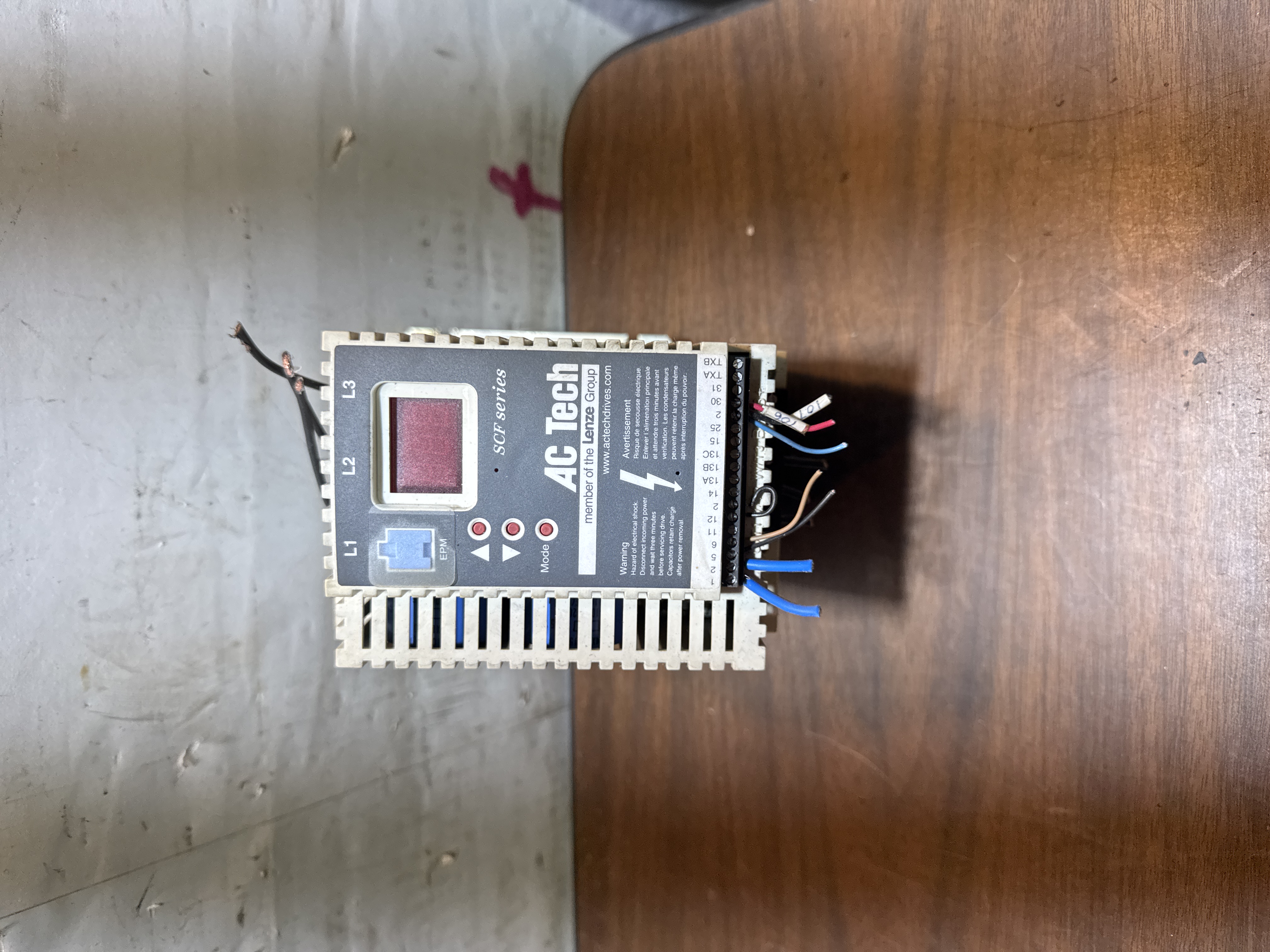 AC Tech Lenze SCF Series VFD SF450 5HP 400/480V 3PH 0-240Hz