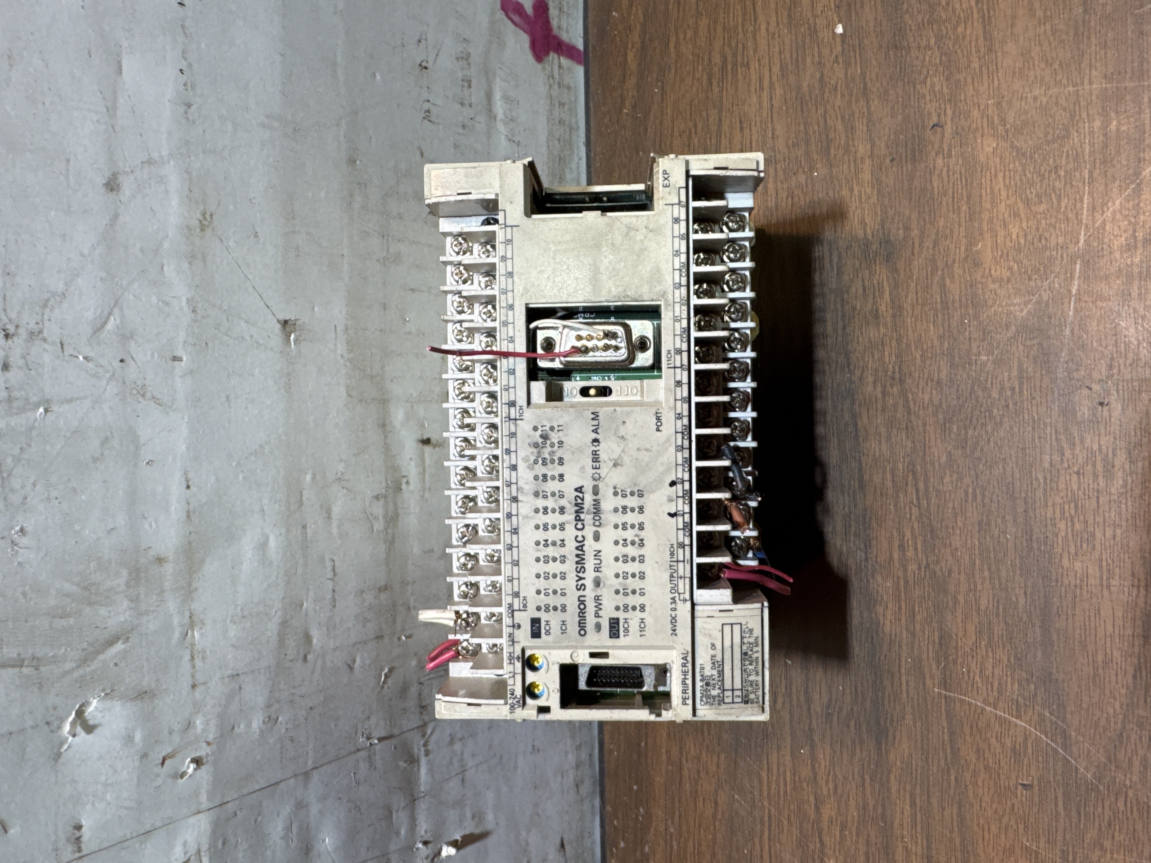 Omron SYSMAC CPM2A-40CDR-A PLC Controller 100-240VAC 40 I/O