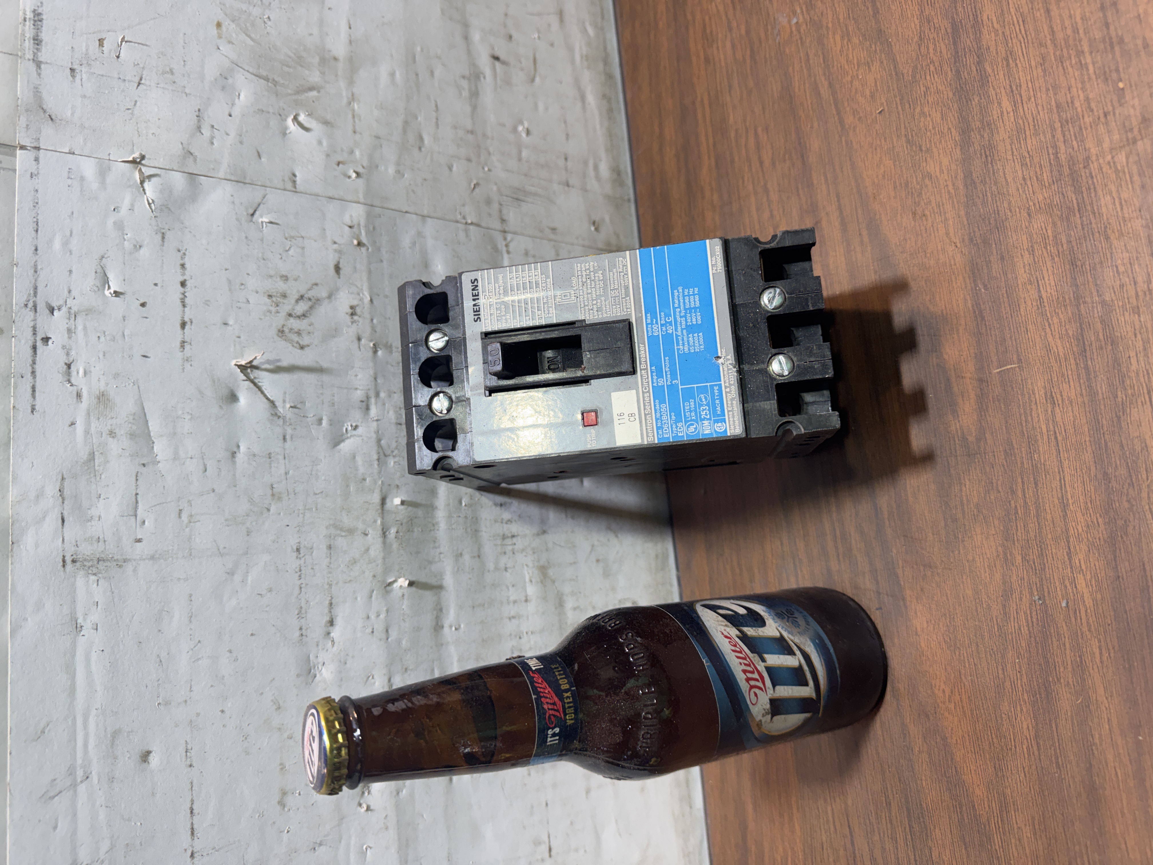 Siemens Sentron ED63B050 3-Pole 50A 600V Circuit Breaker ED6