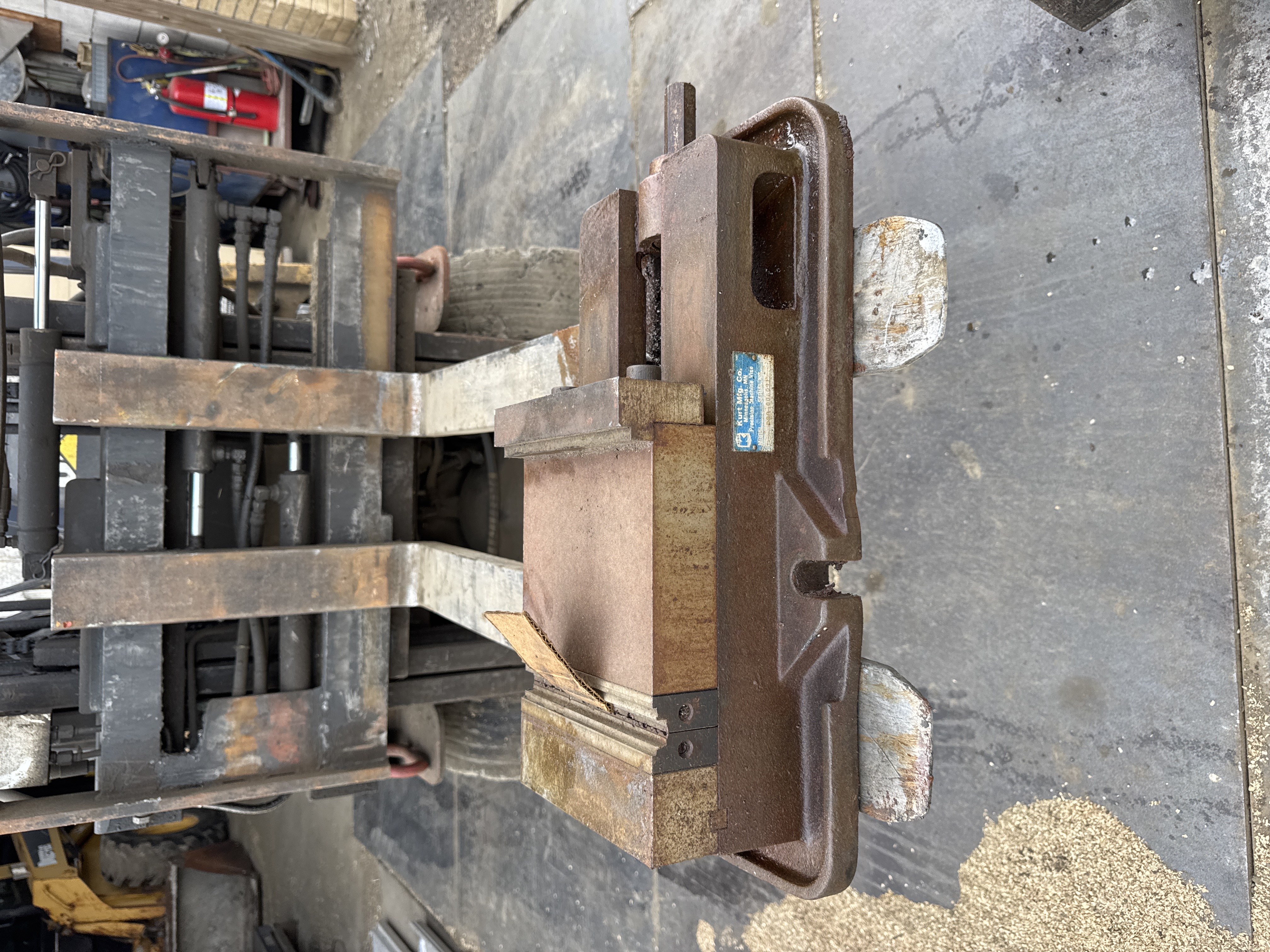 Kurt Precision Machine Vise 8"jaws heavy duty milling vise