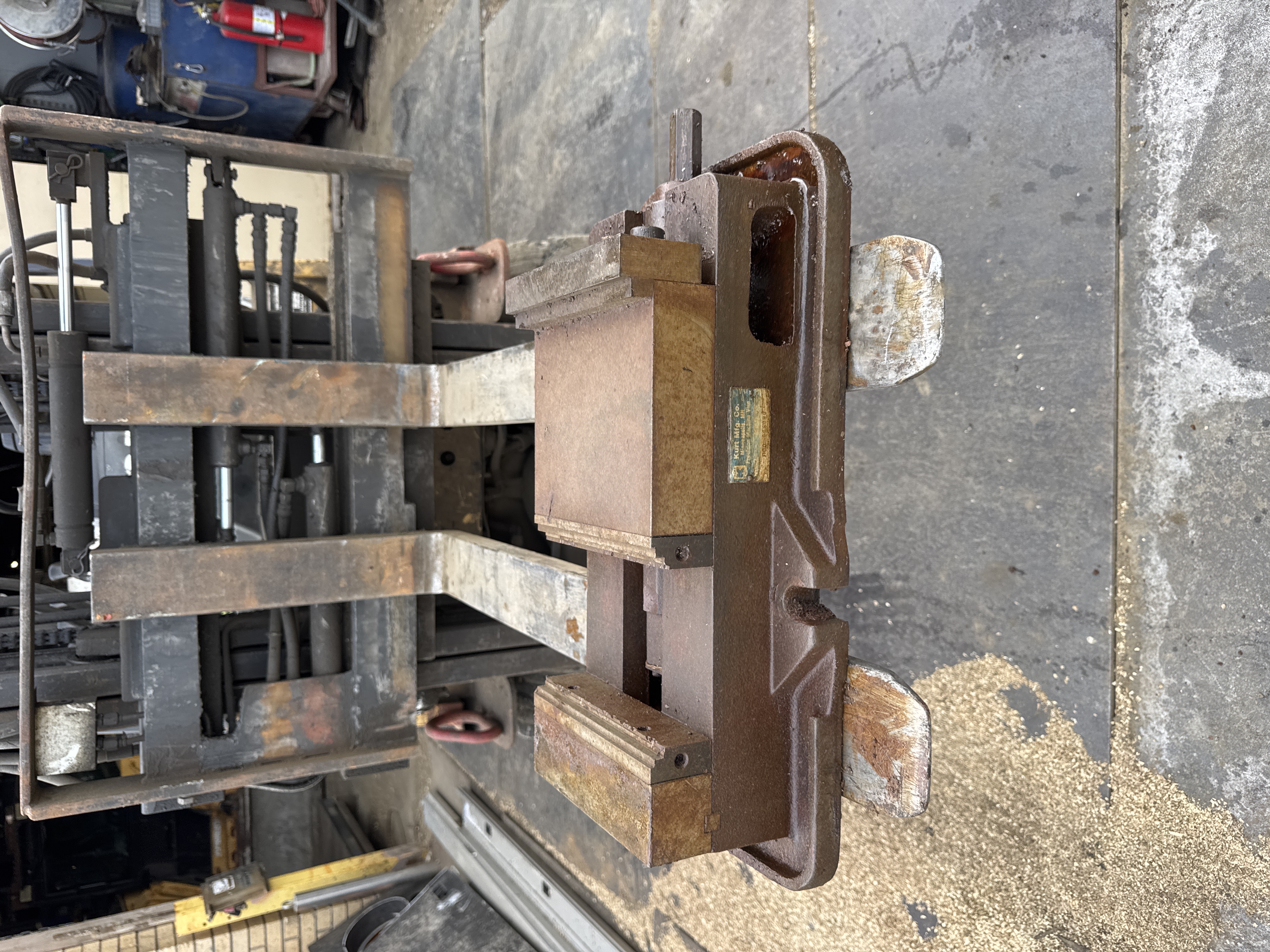 Kurt Precision Machine Vise 8"jaws heavy duty milling vise