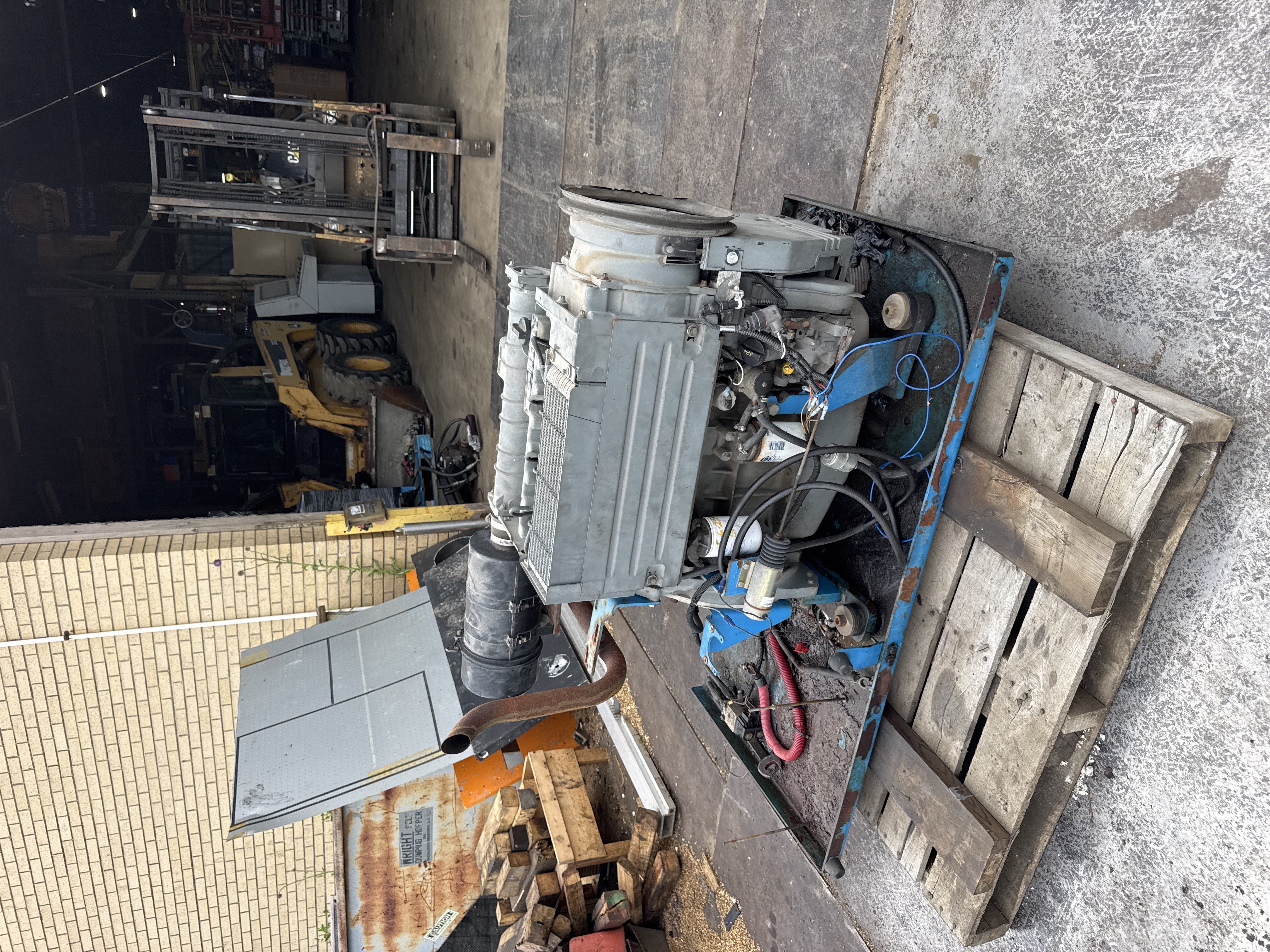 Deutz F4L1011F Diesel Engine 40 kW@2800 RPM,RUNS BUT SMOKES